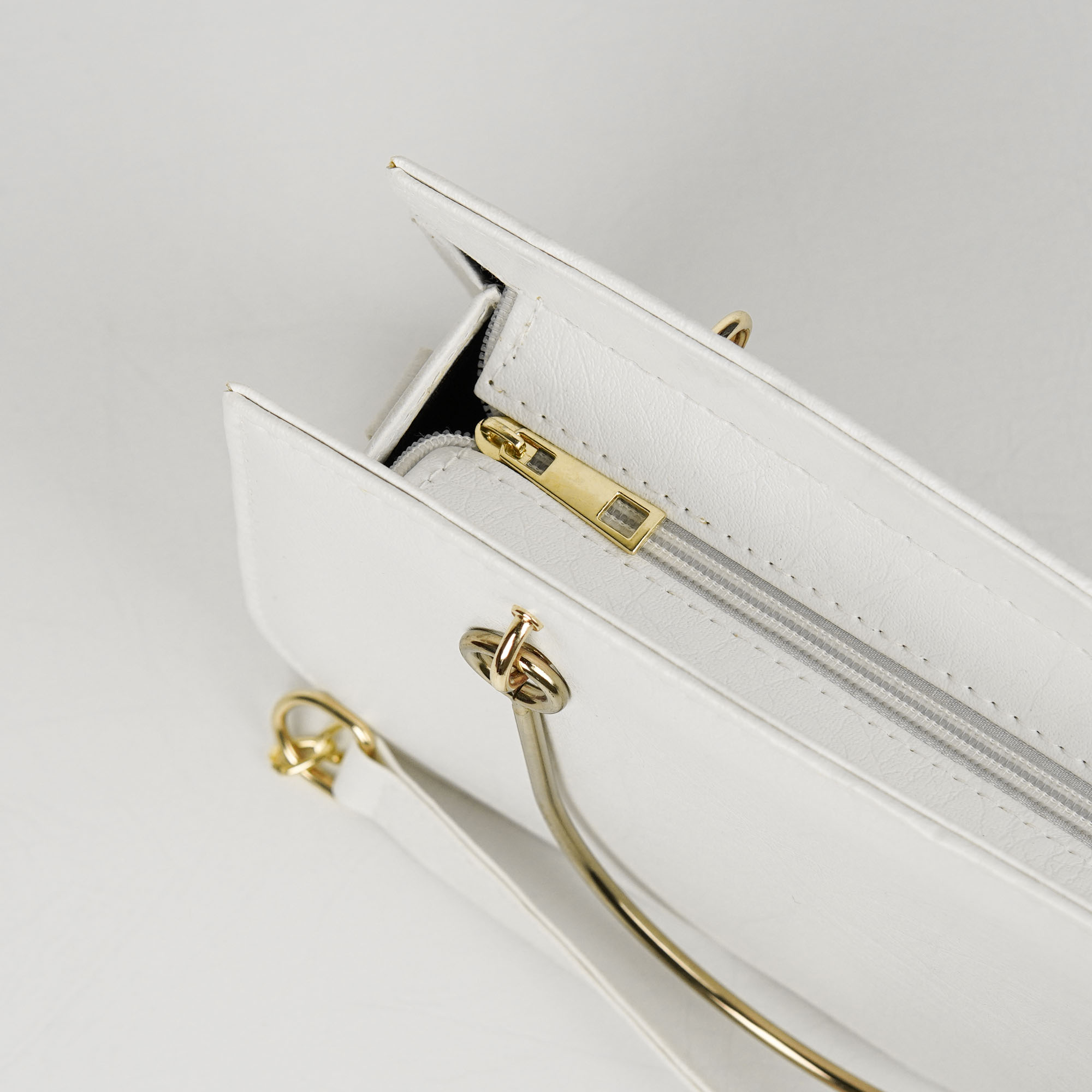 Precia Elegant Purse