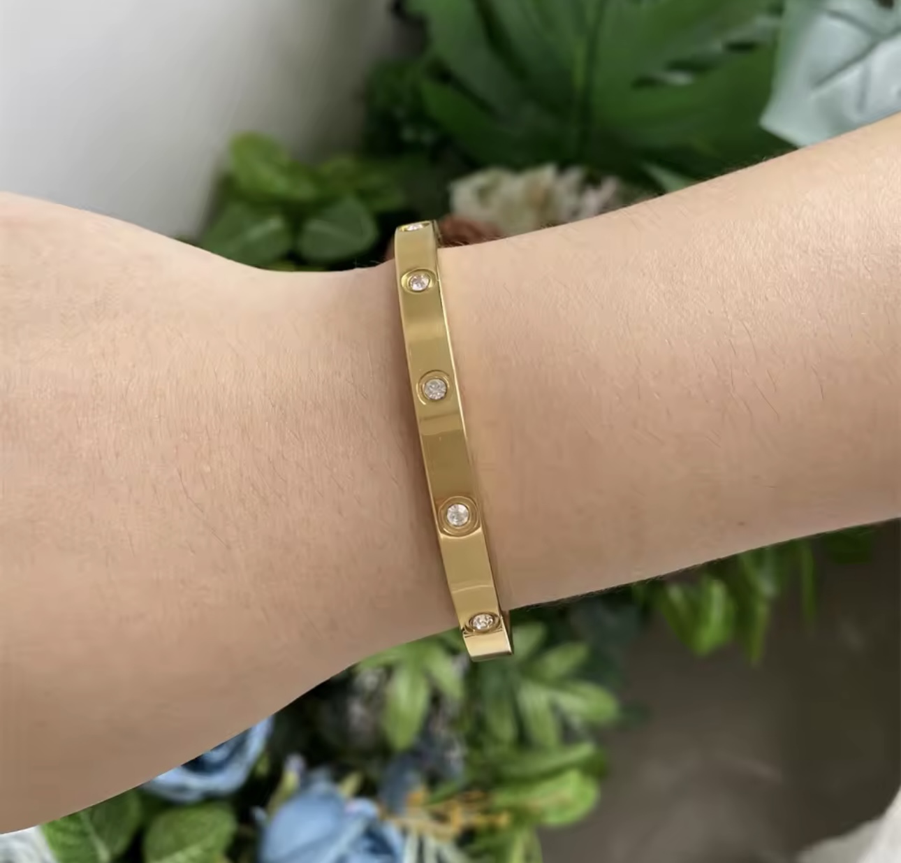 Bracelet jonc avec diamants 