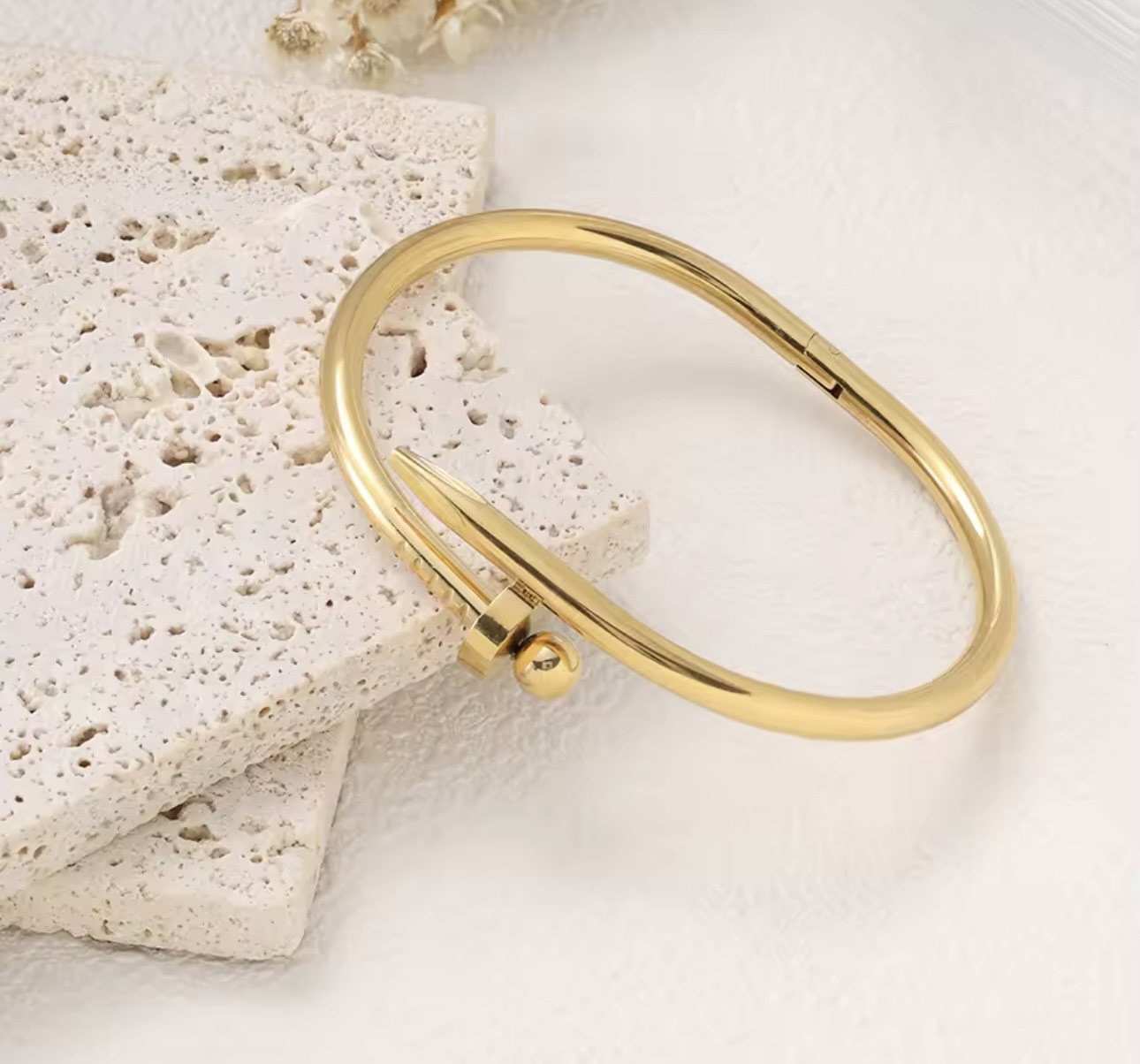 Bracelet jonc clou