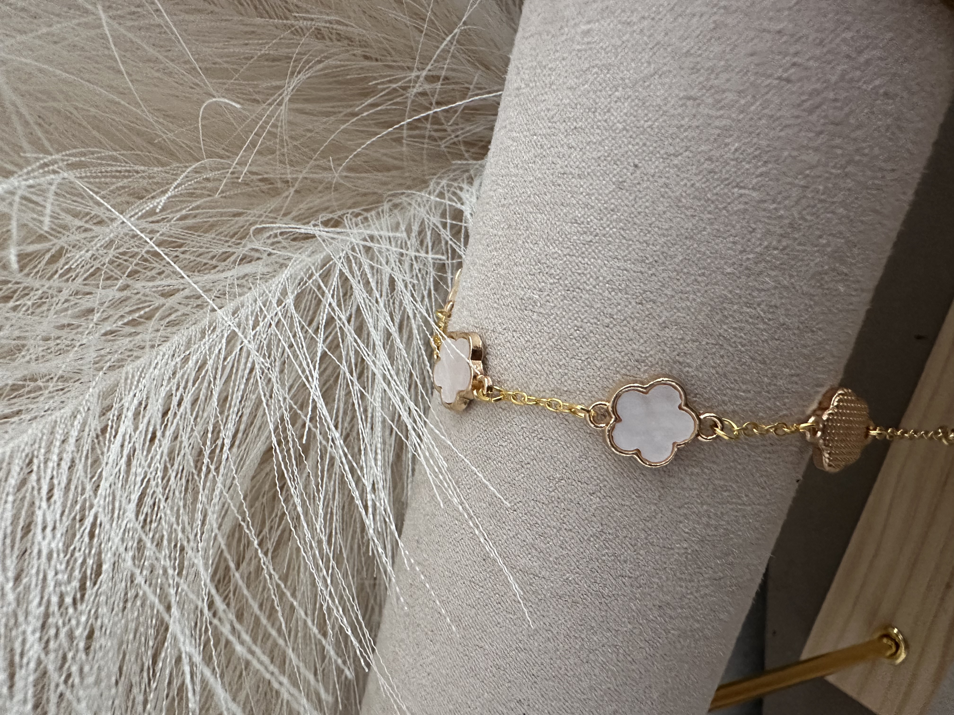 Bracelet nacre rosé fleurs