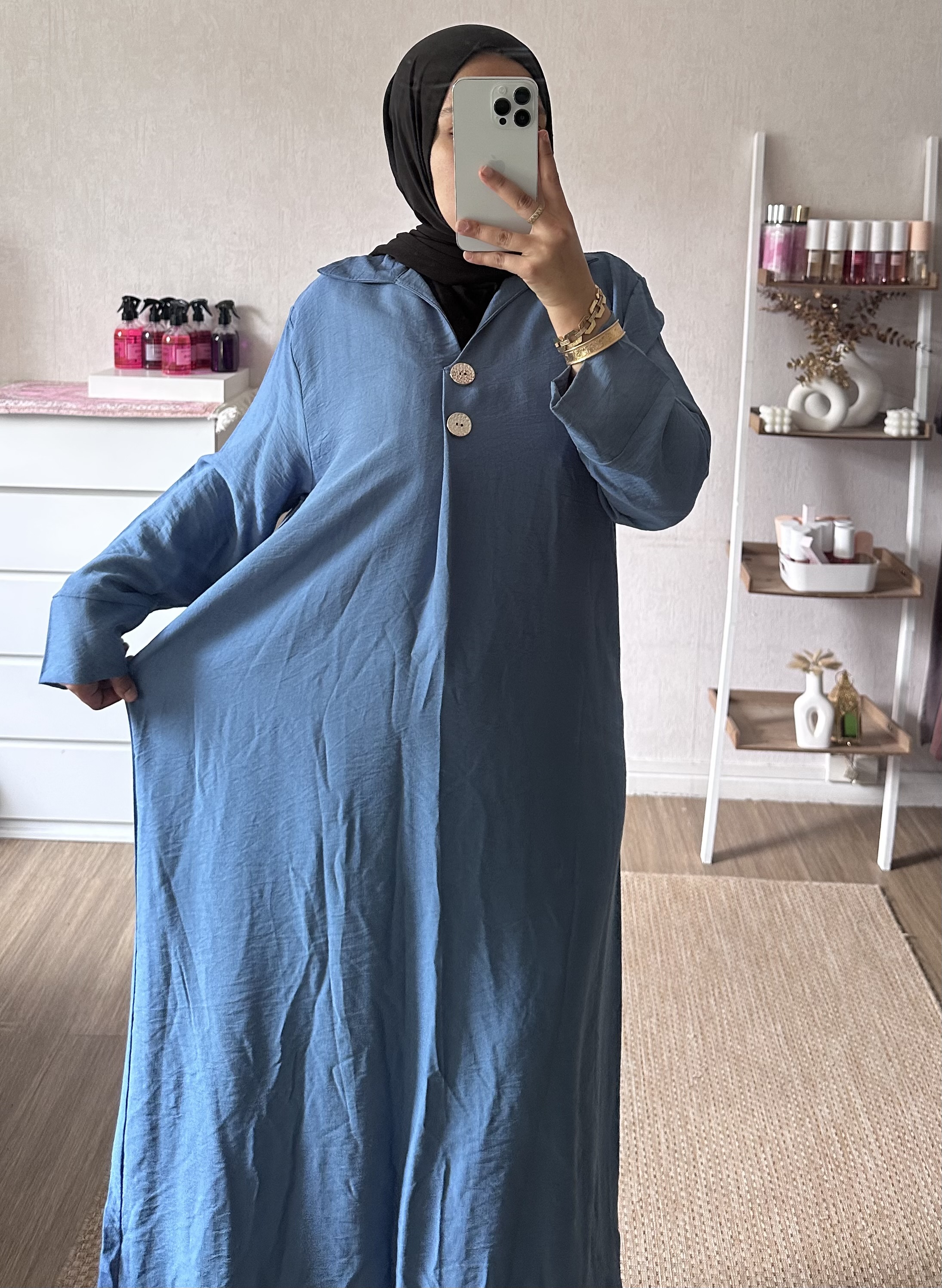 Robe boutons dorés
