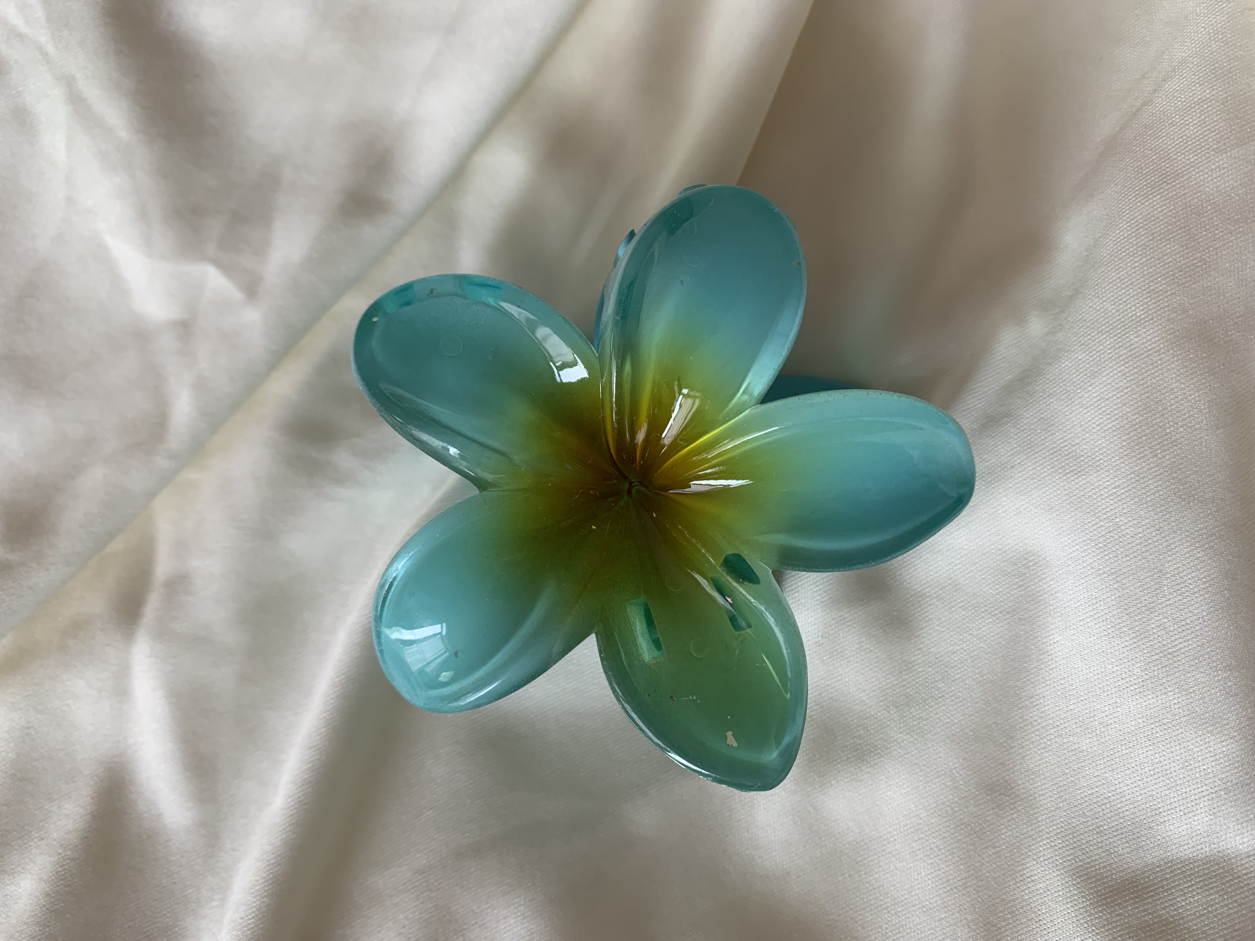 Pince décorative en résine 