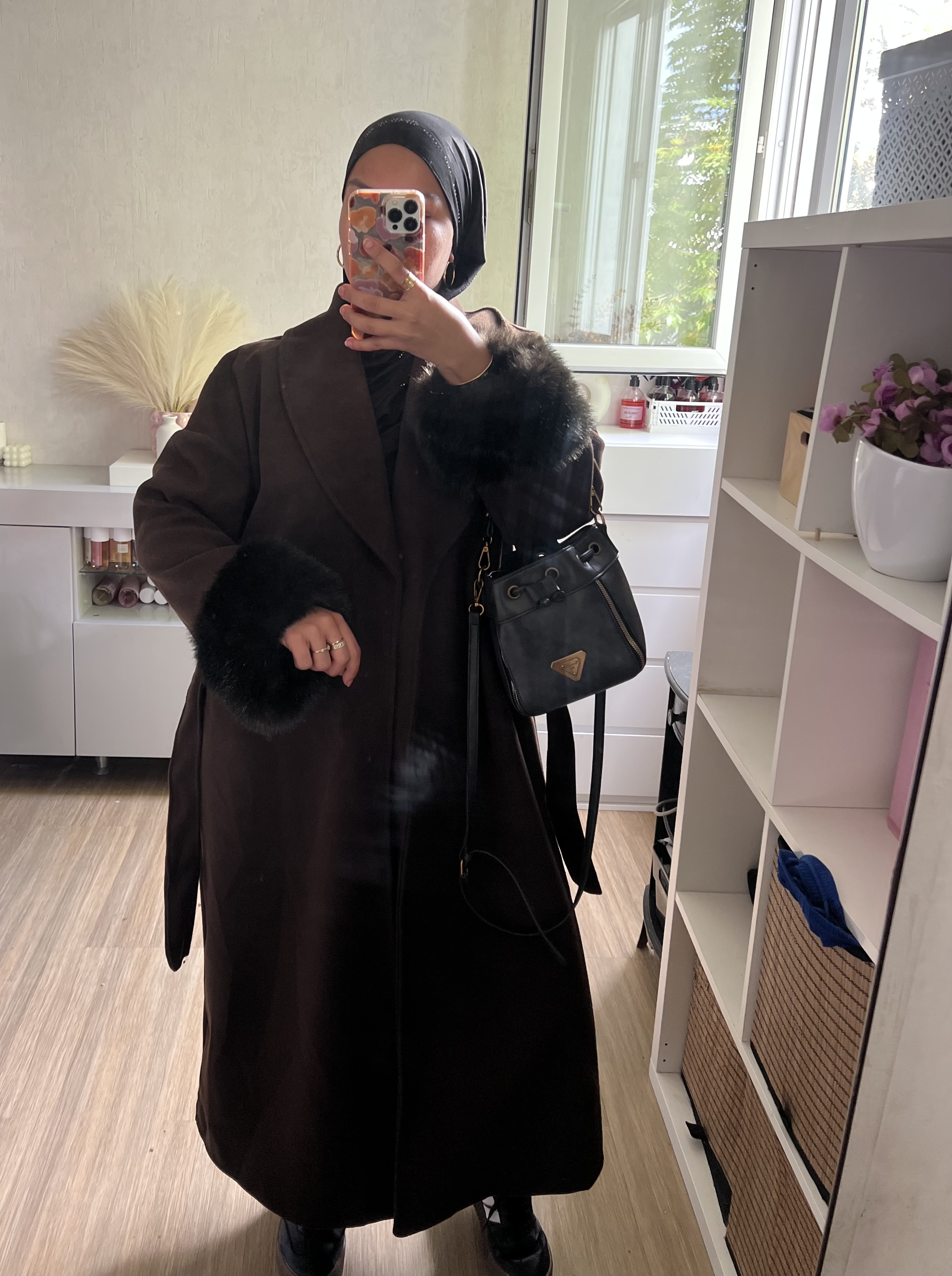 Manteau long manches frou-frou
