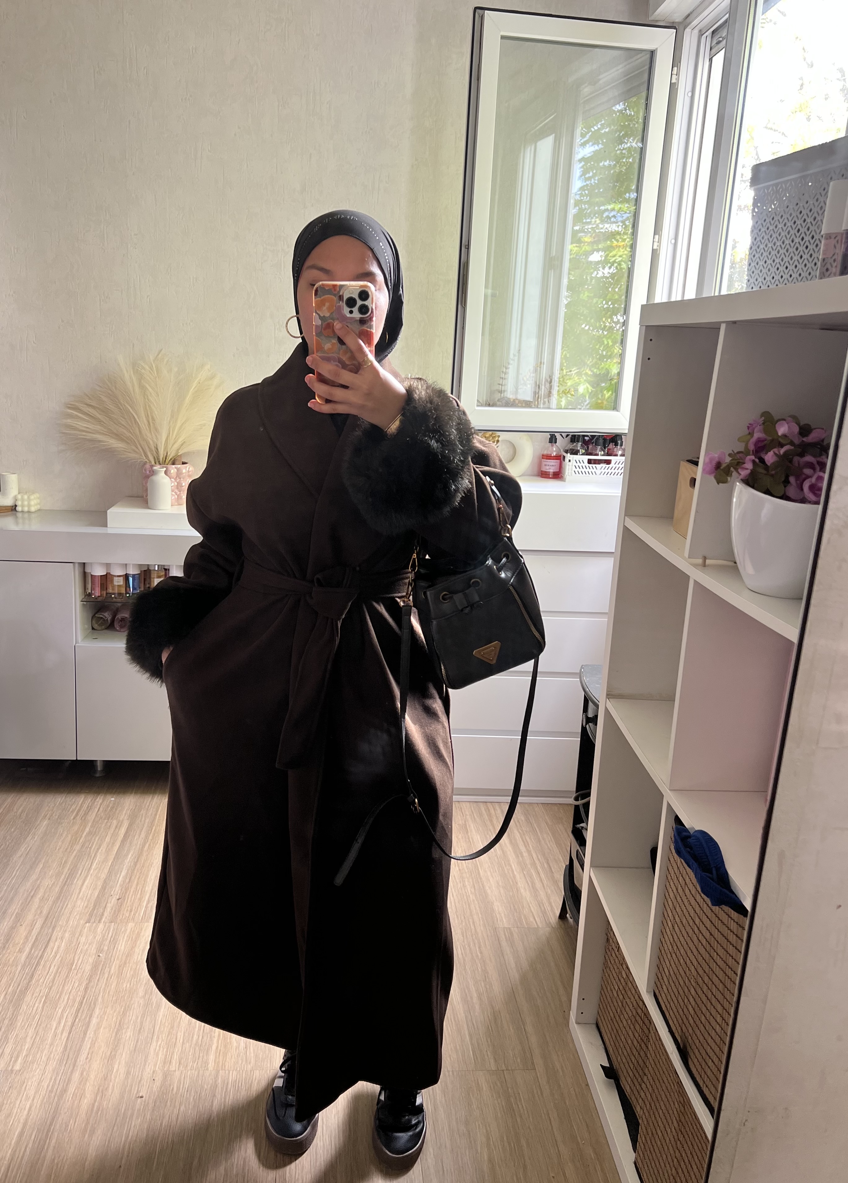 Manteau long manches frou-frou