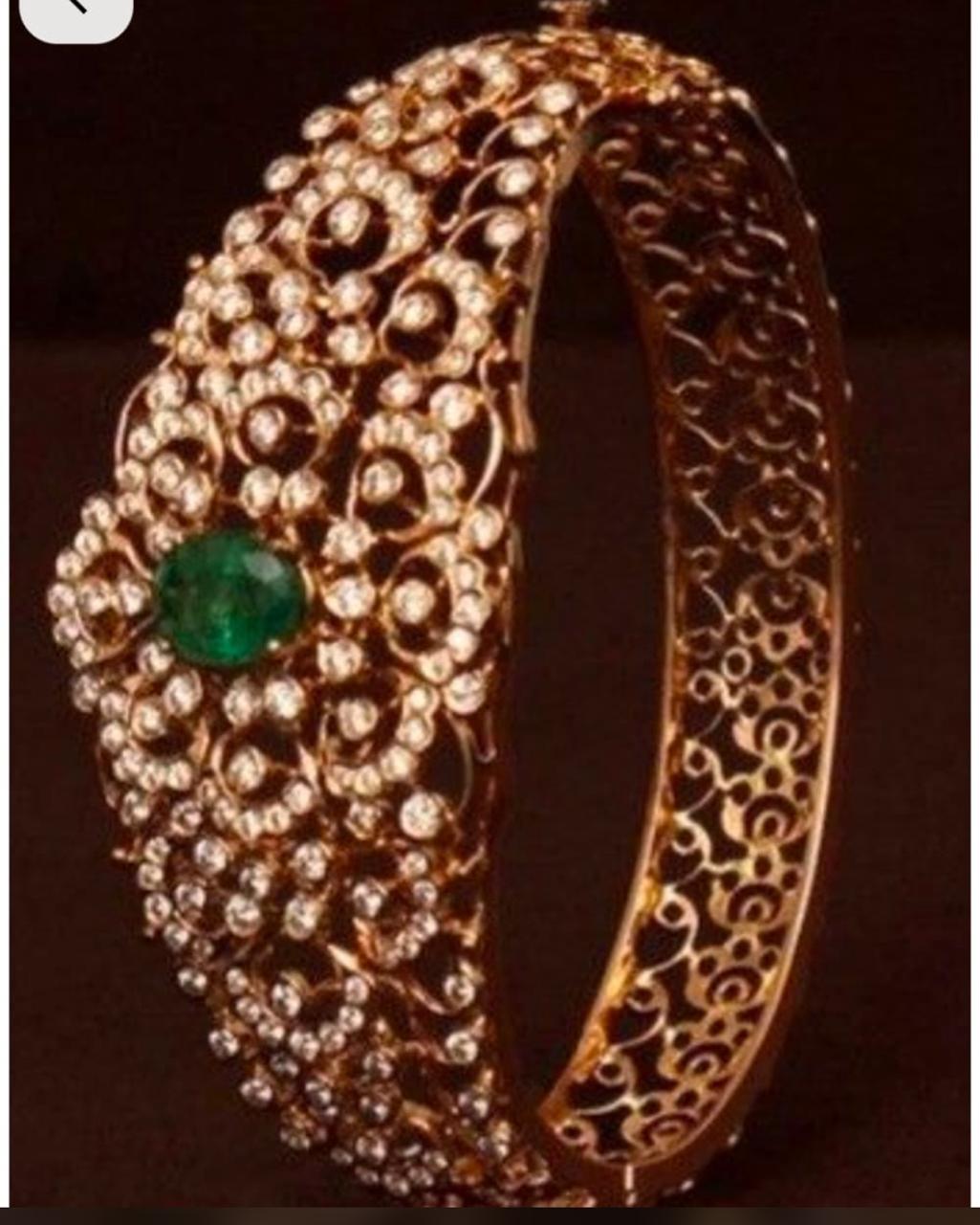Elegant Gold Bracelet