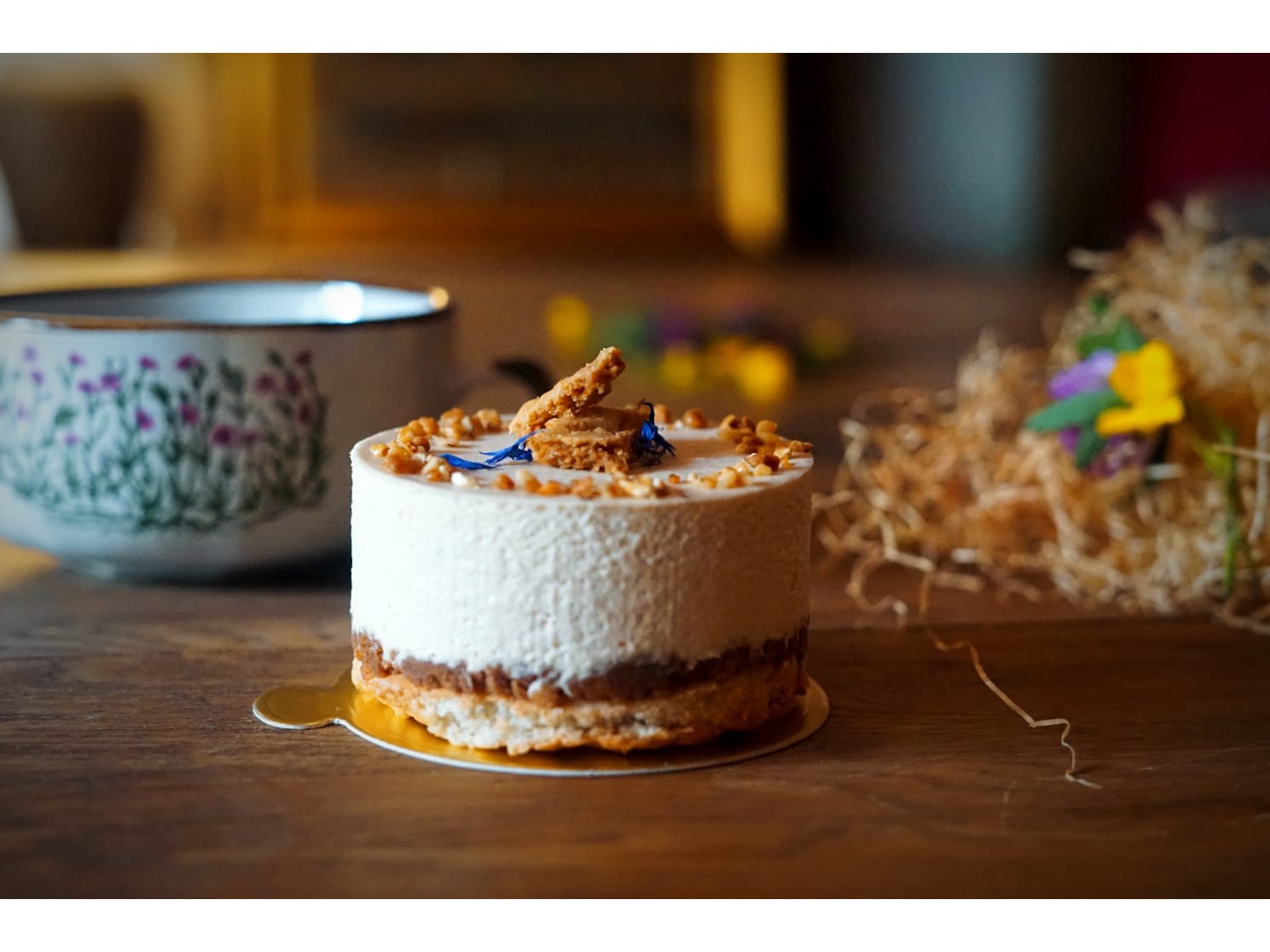 Entremet dulcey, croustillant praliné et biscuit noisette
