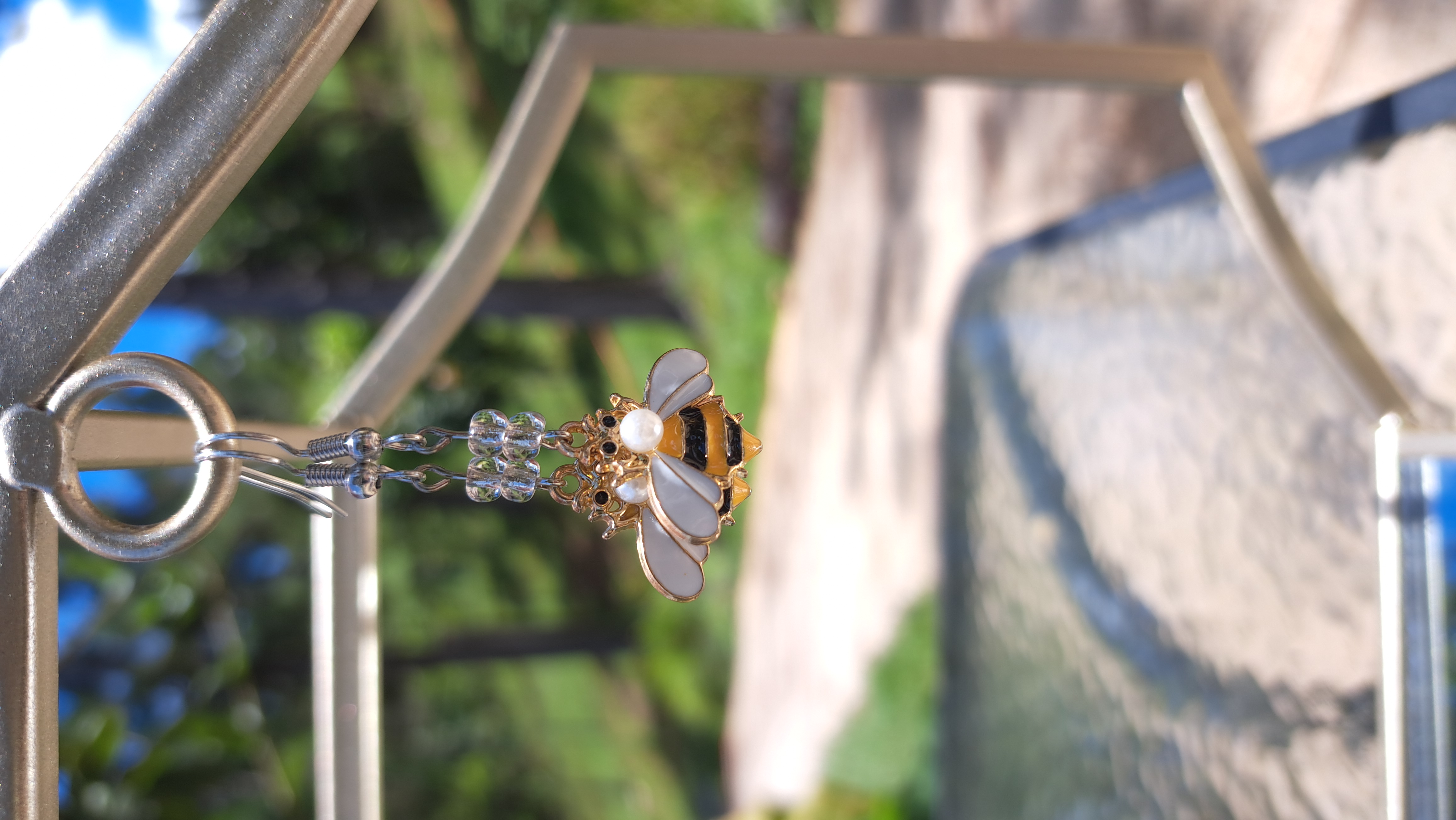 Bee-Inspired Accessory Holder