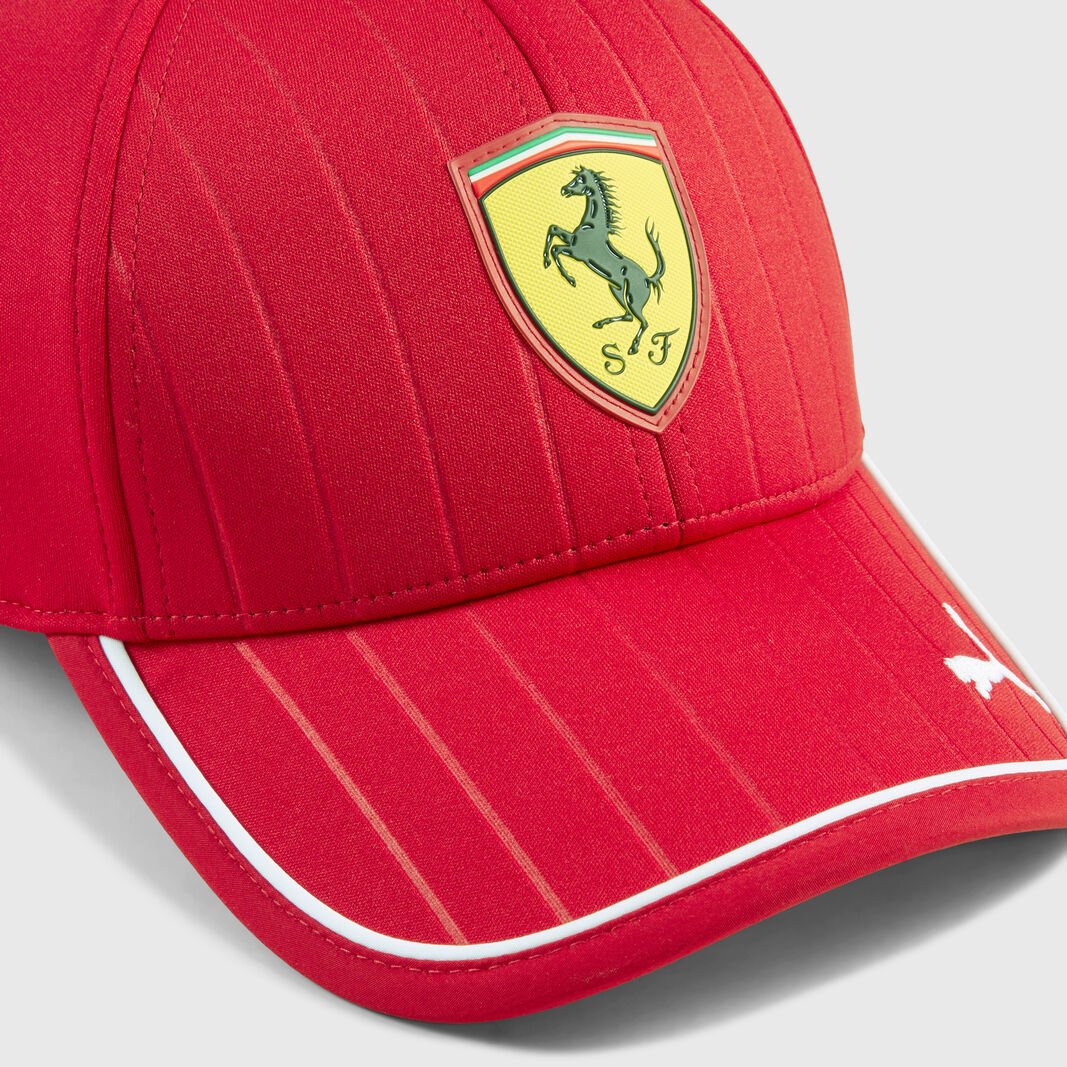 Gorra Ferrari Oficial 2025