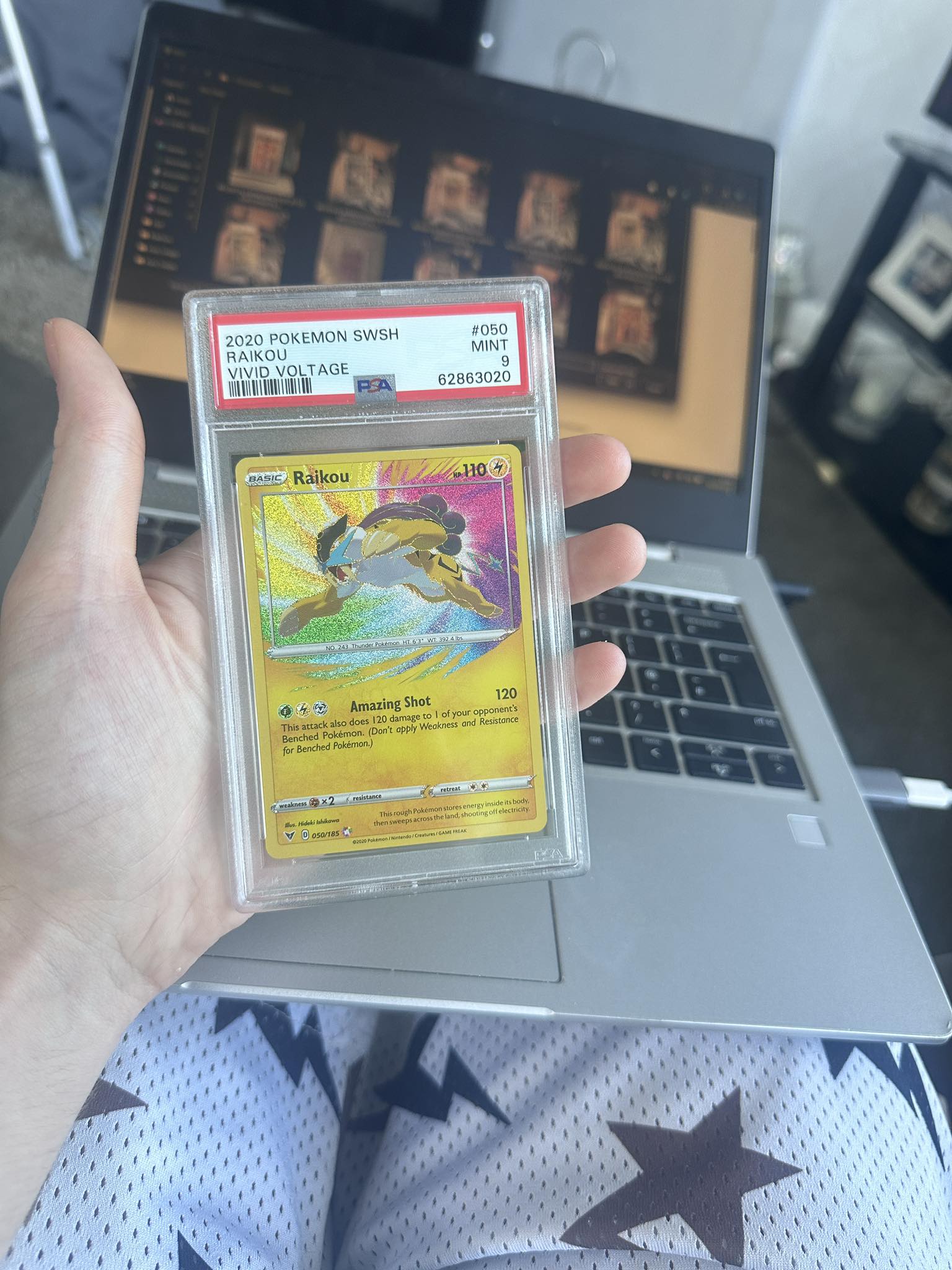 2020 Pokémon SWSH Vivid Voltage – Raikou #050/185 Holo | PSA 9 MINT