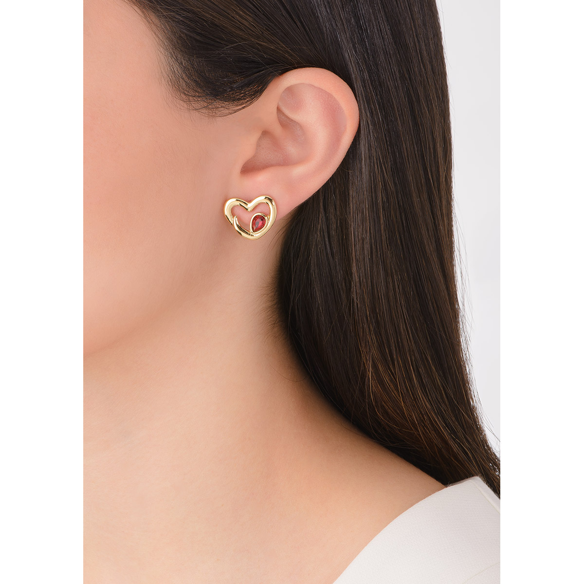 Aretes en baño de oro con piedra siam diseño exclusivo