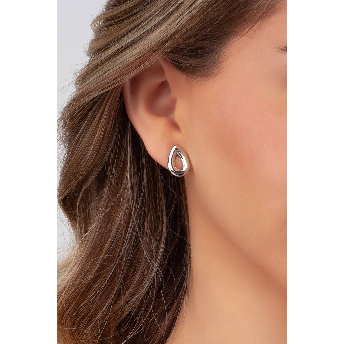 Aretes con baño de platino forma de gotas
