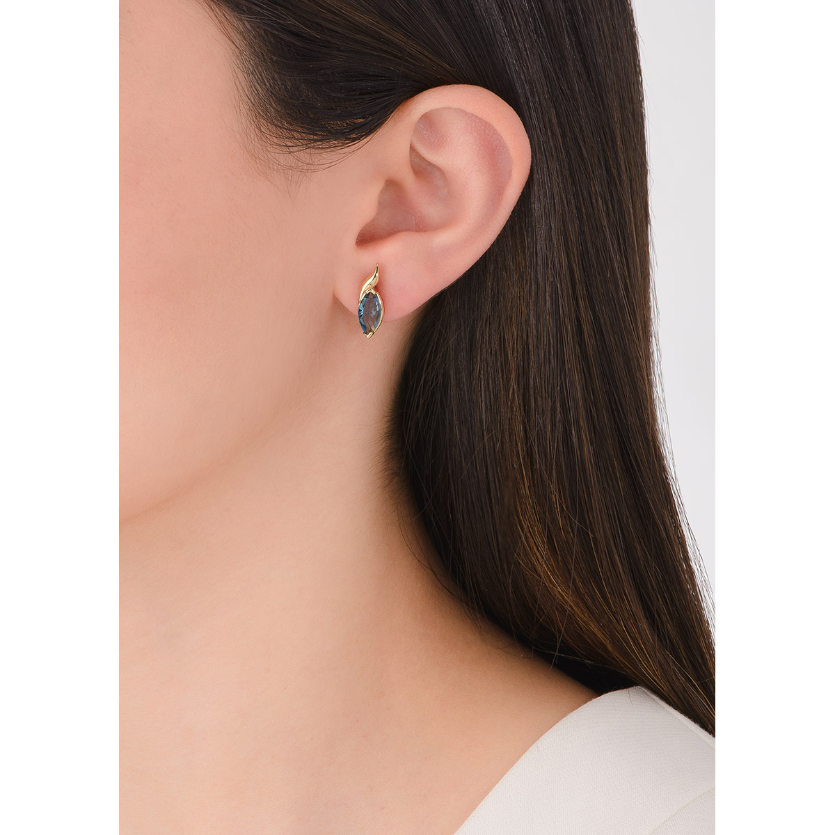 Aretes en baño de oro 18k con Diamonice aguamarina