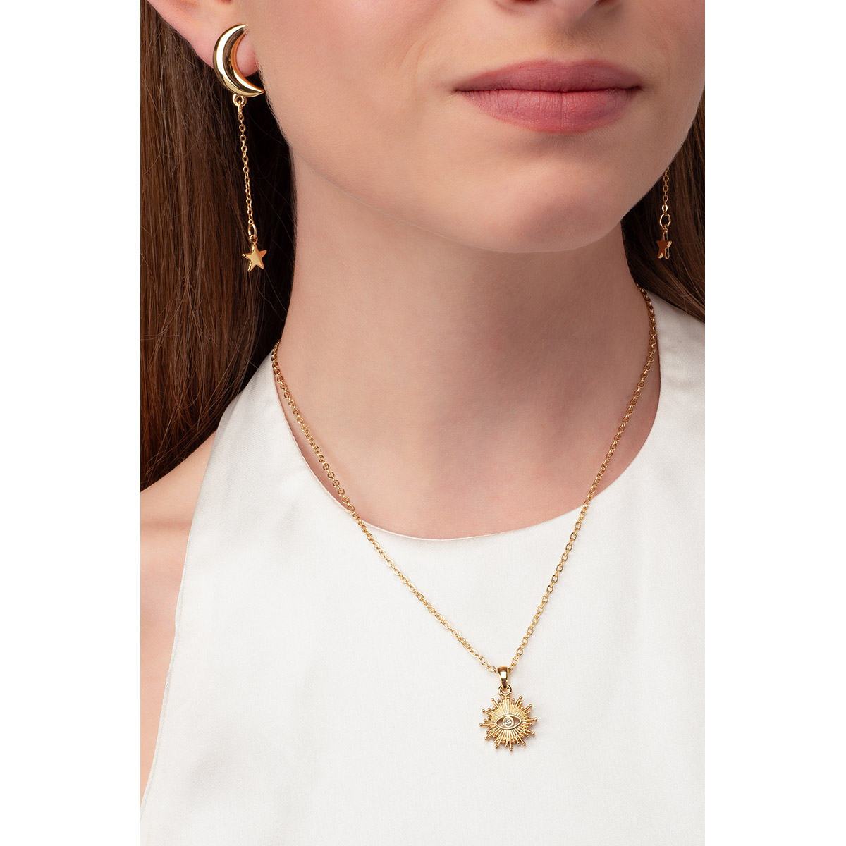 Aretes largos en baño de oro con luna y estrella únicos