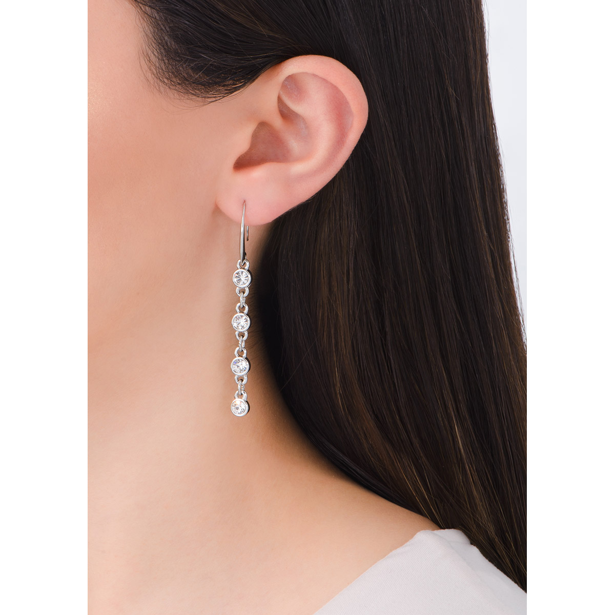 Deslumbrantes aretes de platino con piedras cristal