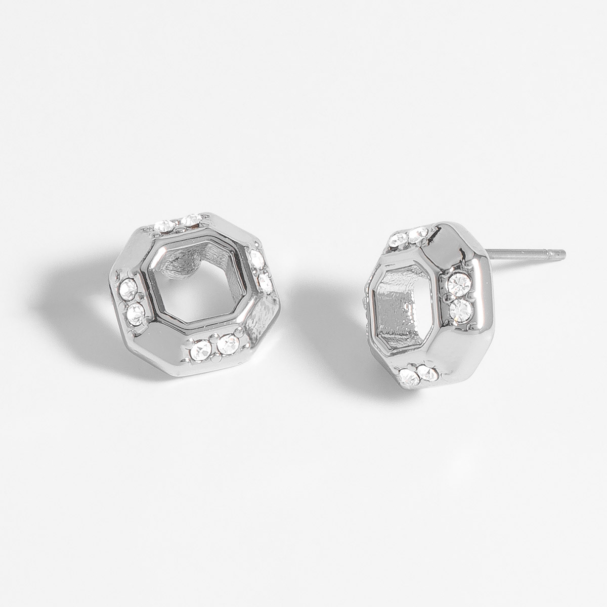 Aretes octagonales baño platino con cristal elegante