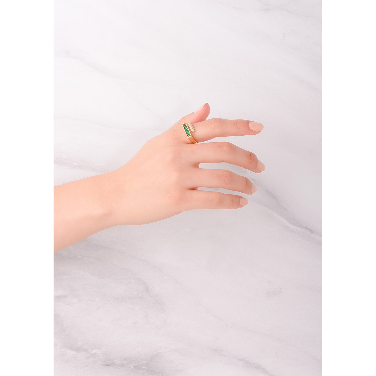 Anillo asimétrico con piedras Diamonice en oro 18k