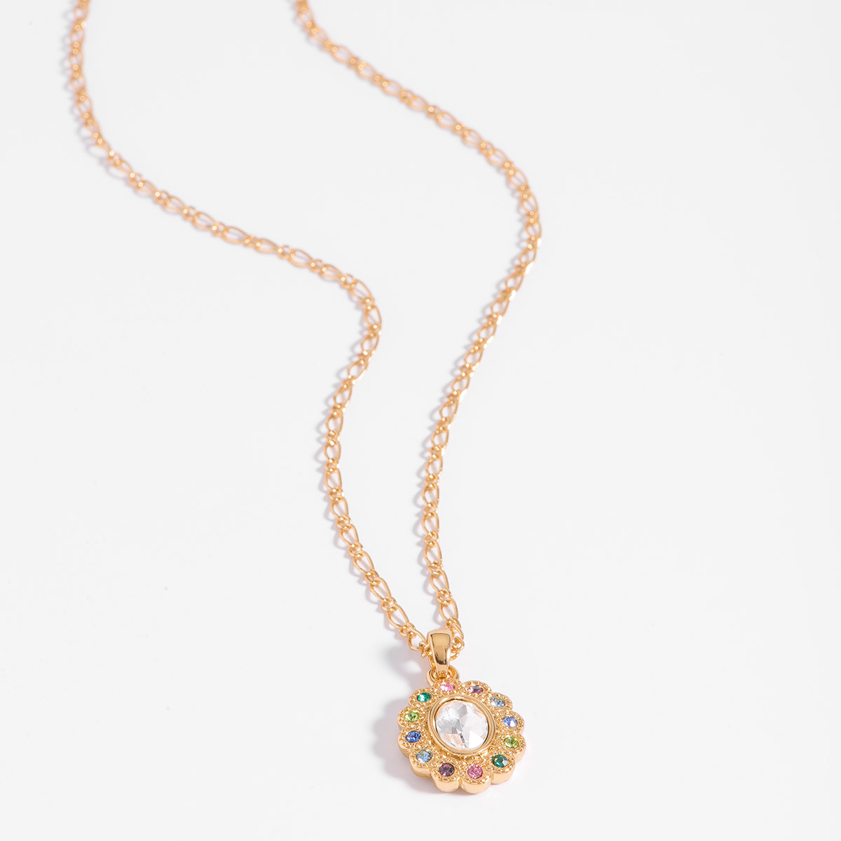 Collar en baño de oro 18k con piedra tono cristal