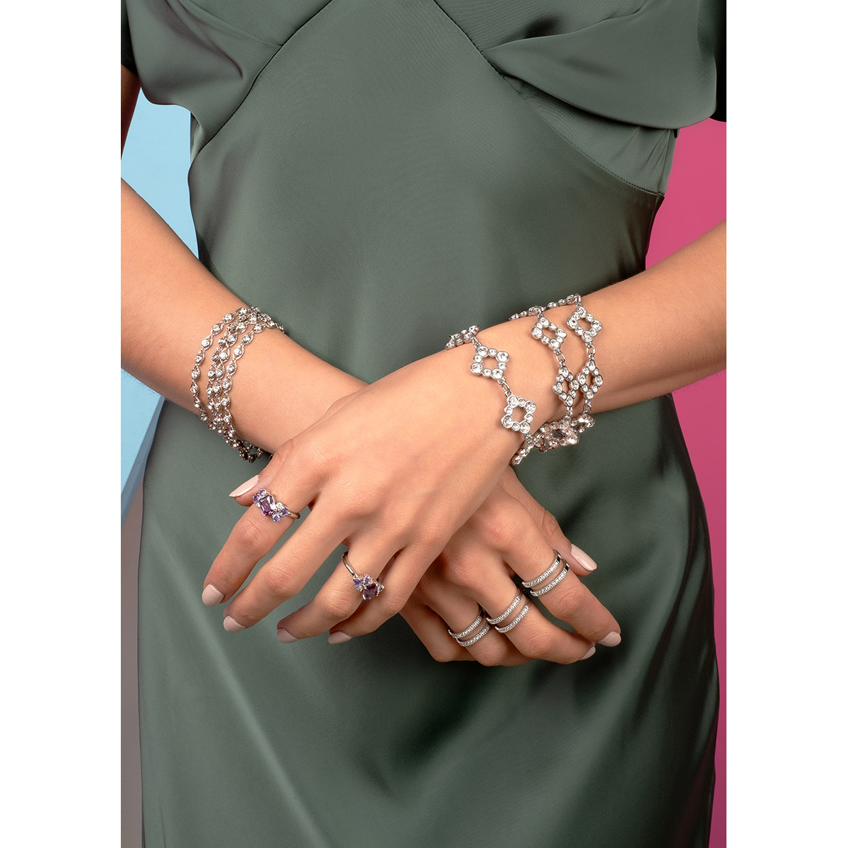 Anillo en baño de platino con Diamonice® tono morado