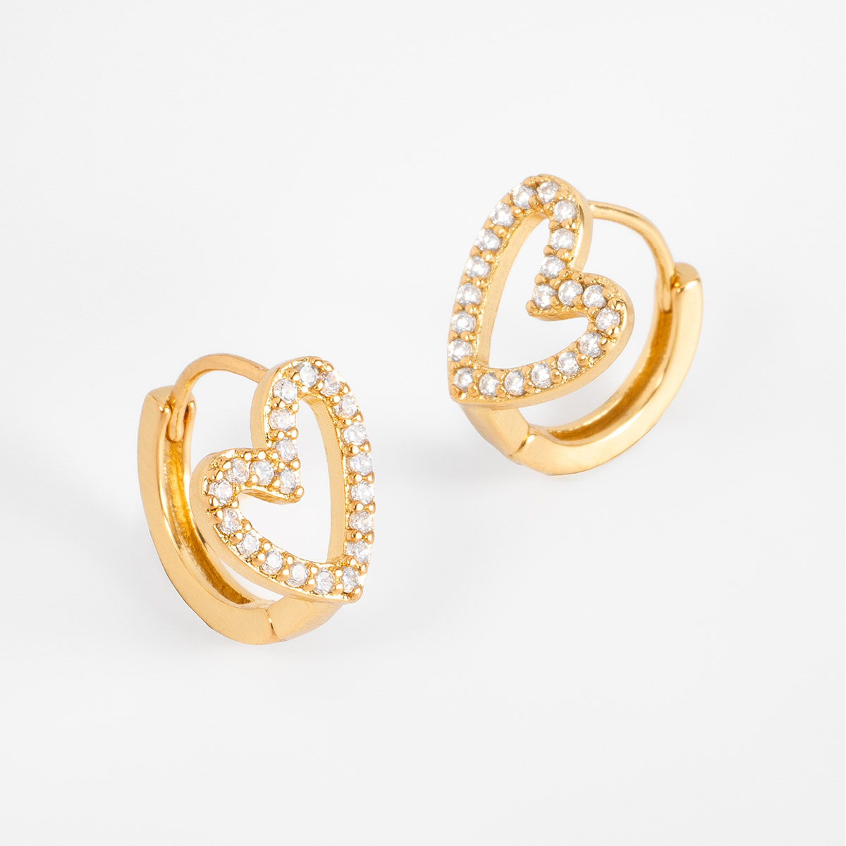 Aretes en baño de oro con corazones y diamonice brillante