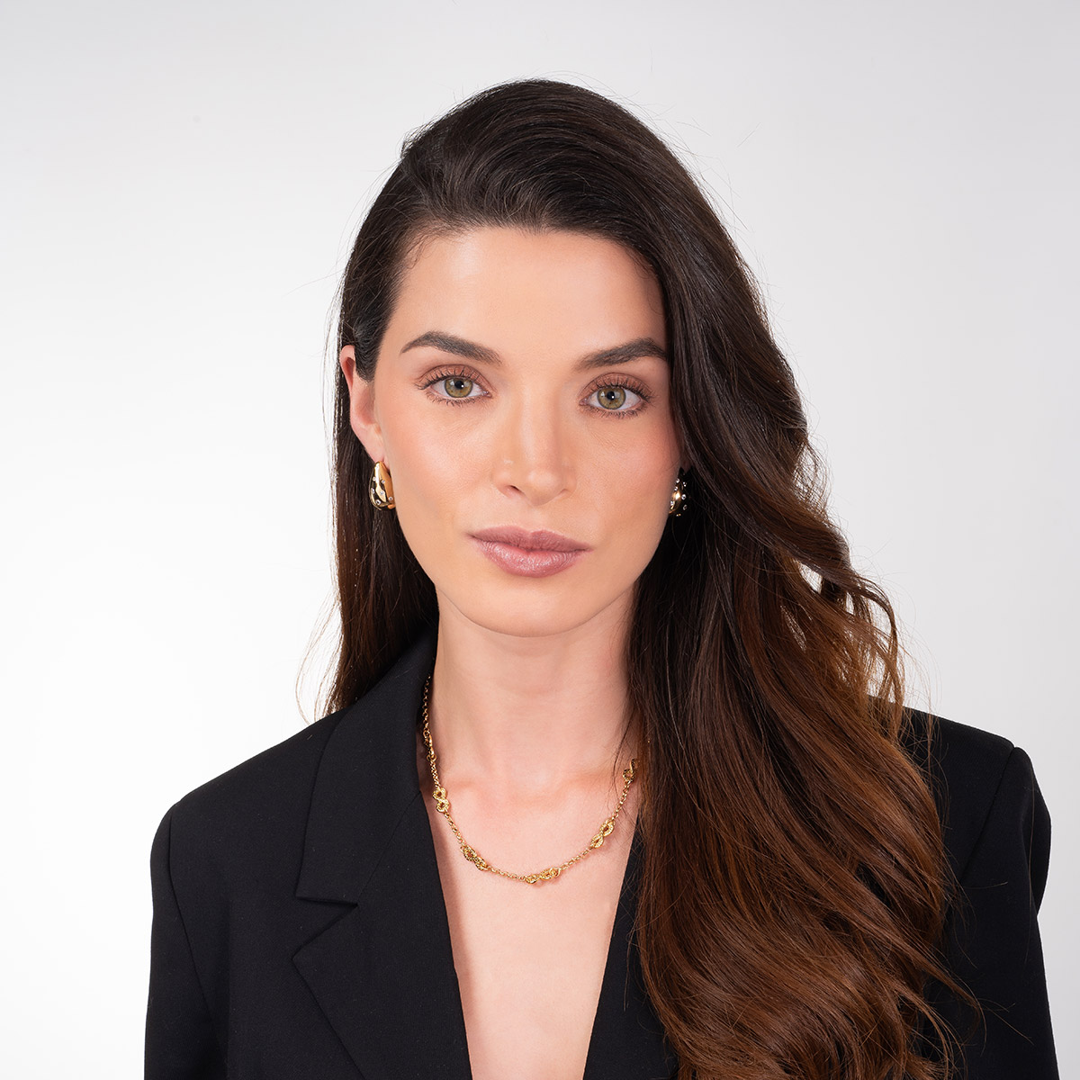 Collar con 4 baños  de oro de 18k con eslabones de infinito texturizados