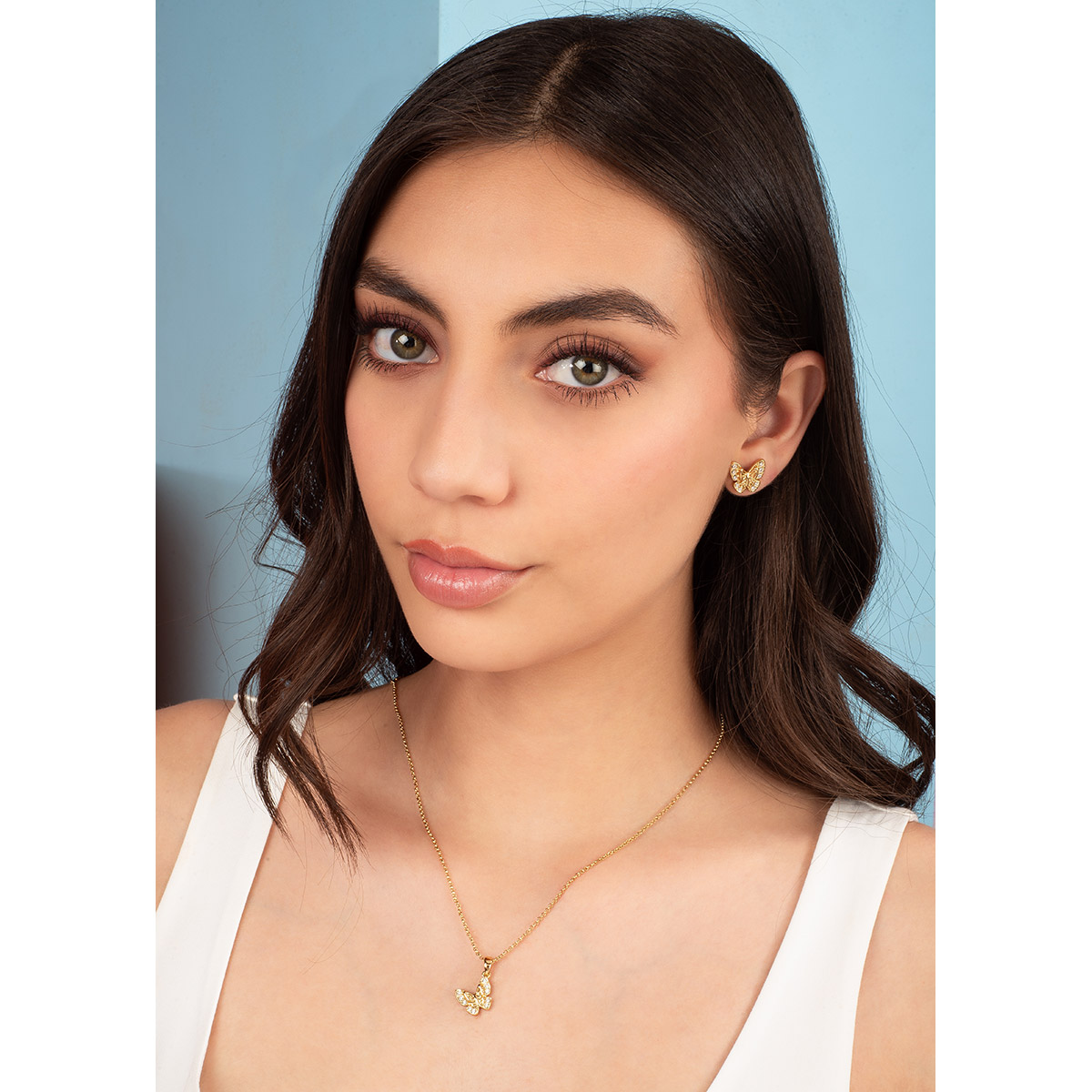 Aretes tipo broquel con forma de mariposa