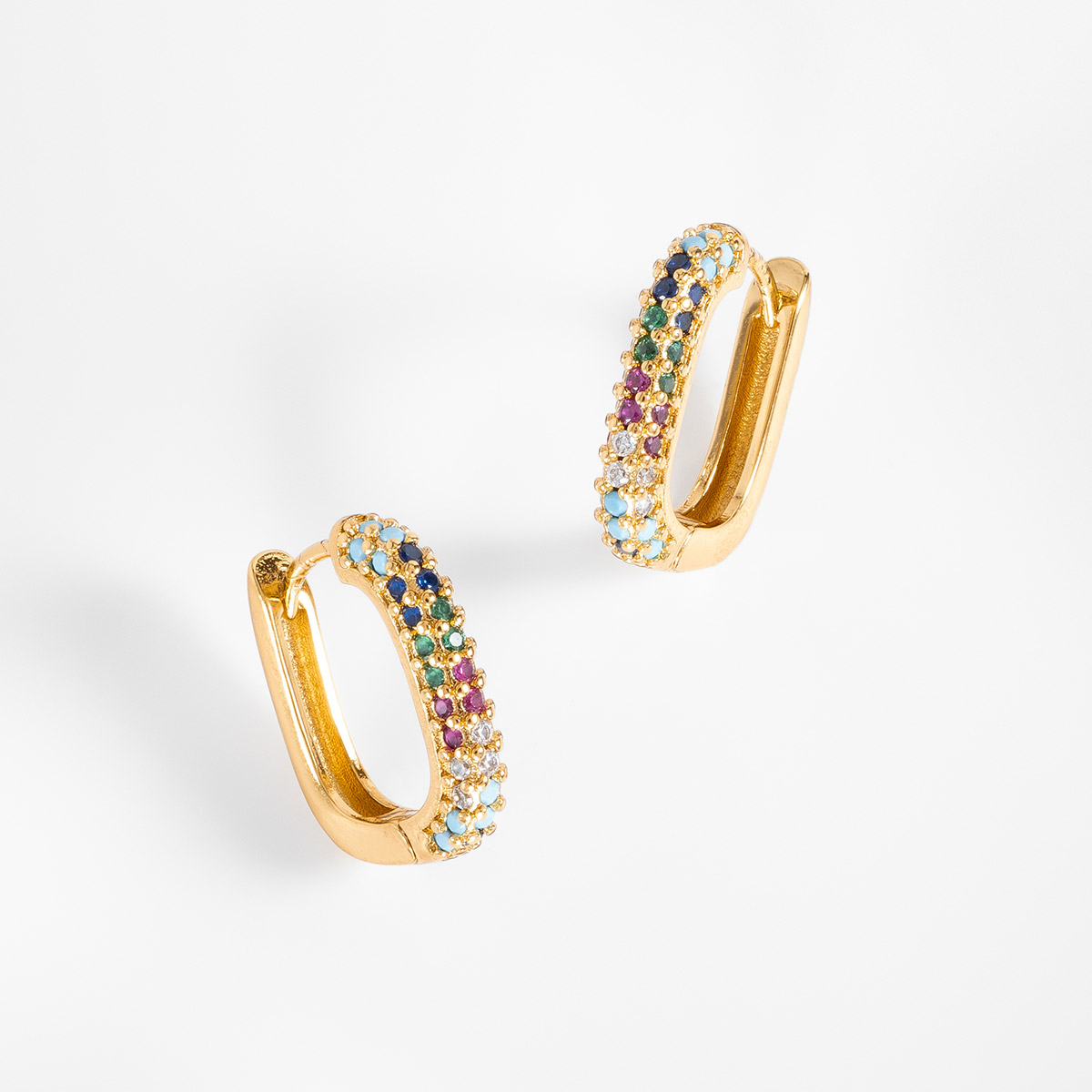 Pendientes de aro dorados con piedras de colores