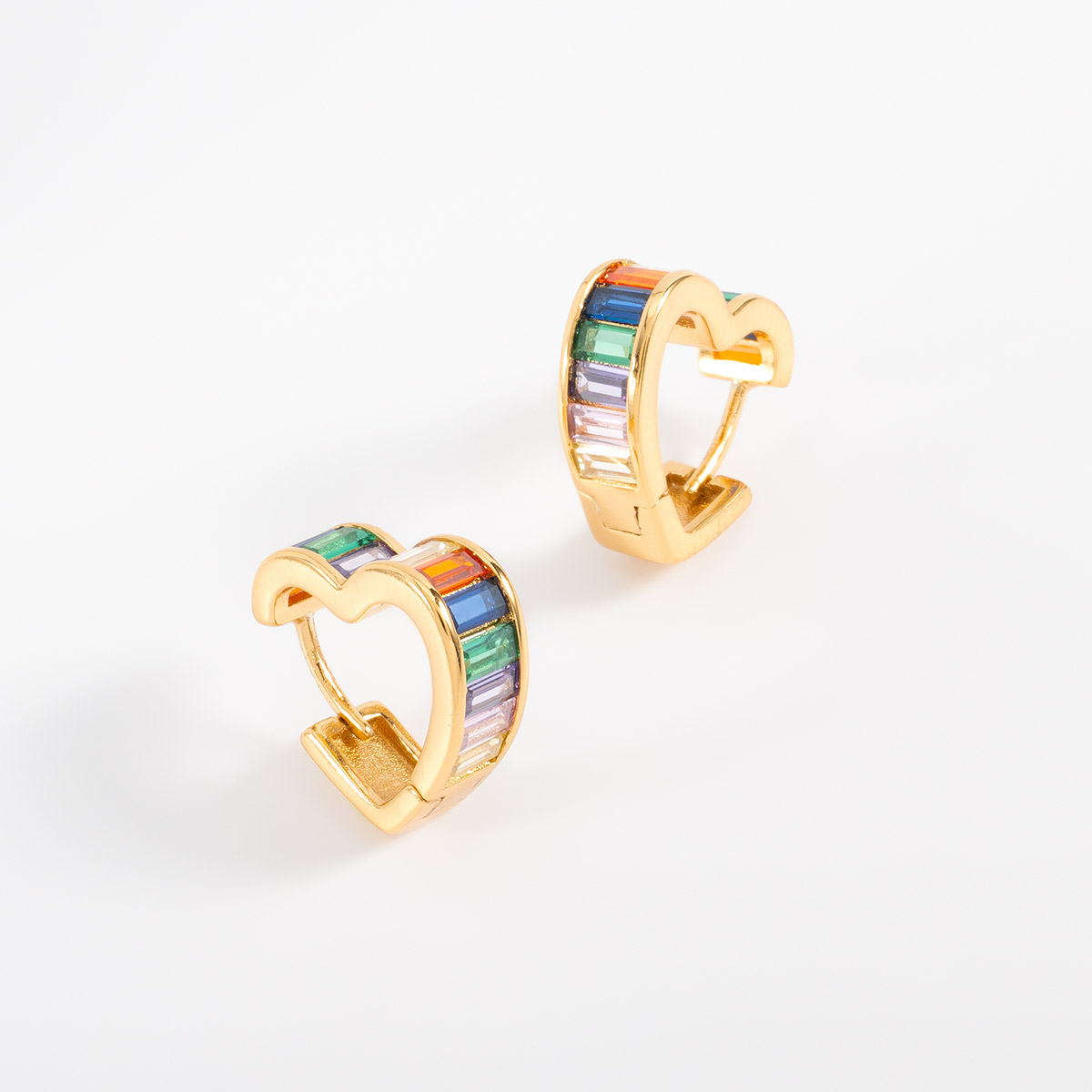 Aretes de corazón dorado con 4 baños de oro