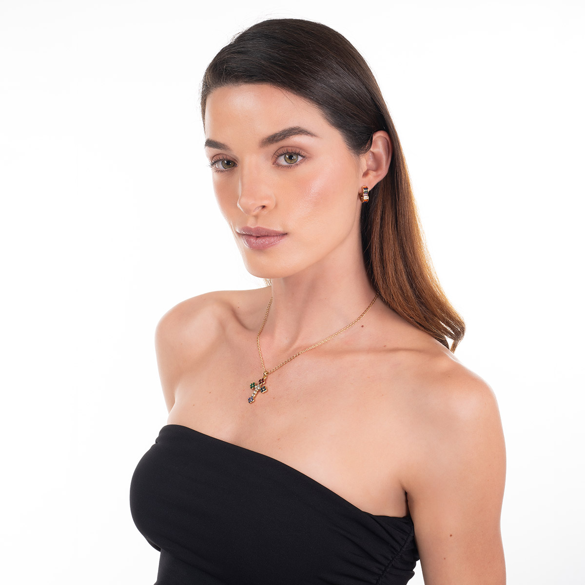 Collar con 4 baños de oro cruz piedras toque brillante multicolor