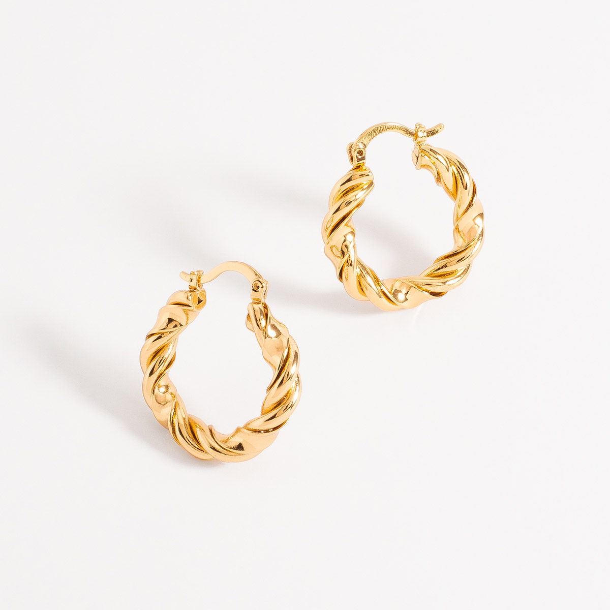 Aretes de aro trenzado dorado