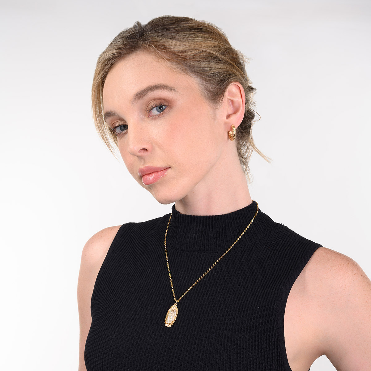 Aros dorados texturizados con 4 baños de oro