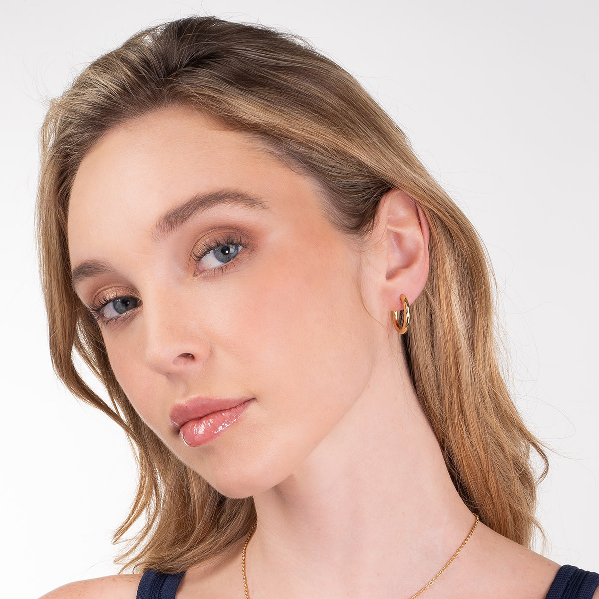 Aretes en baño de oro diseño de aro liso contemporáneo