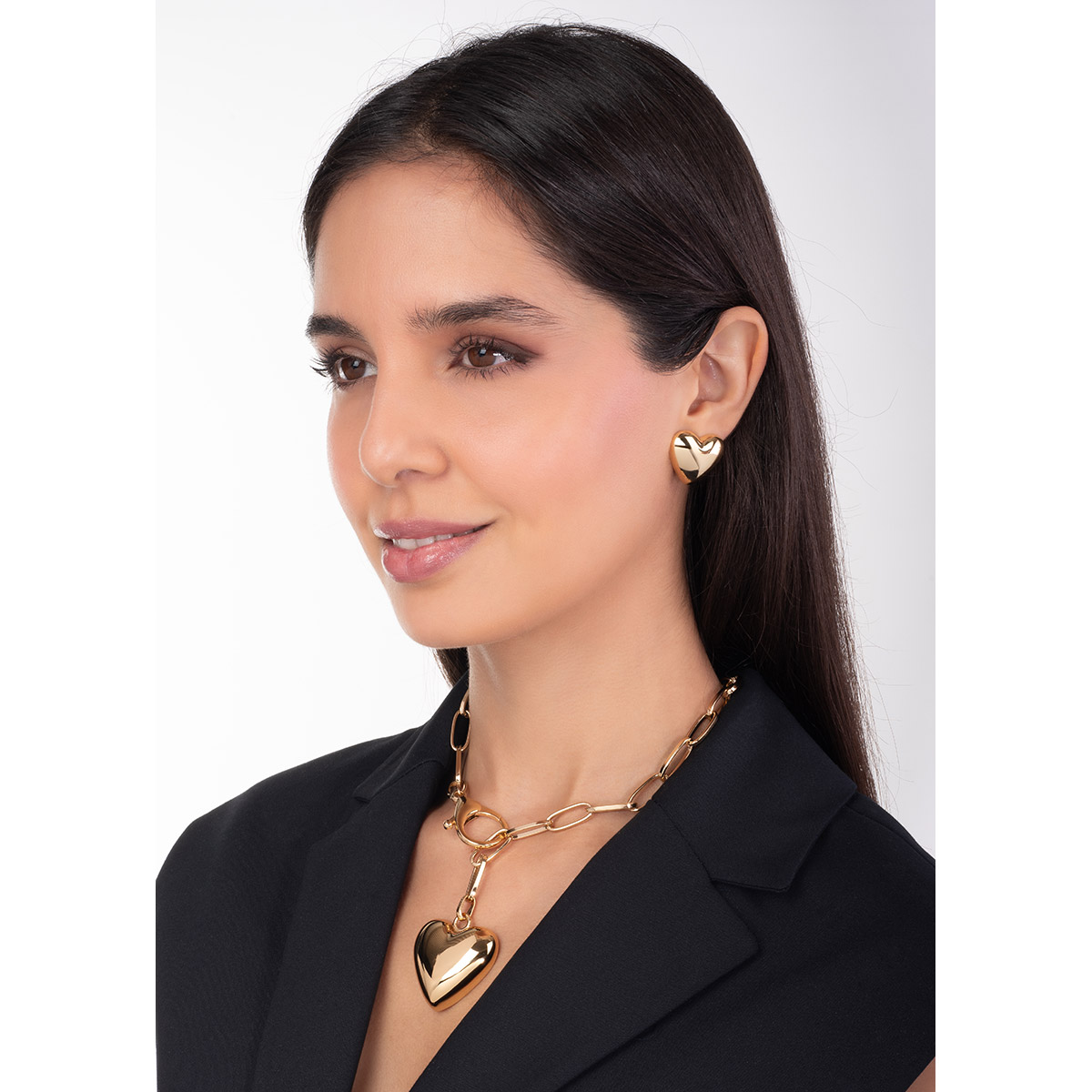 Collar en baño de oro con eslabones y dije de corazón sólido