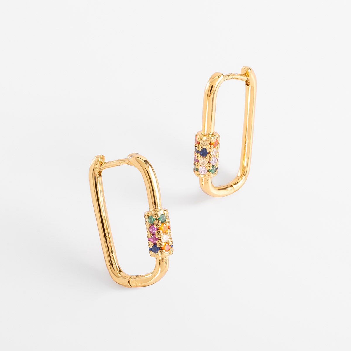 Aretes en 4 baños de oro de 18k rectangulares detalle multicolor brillante