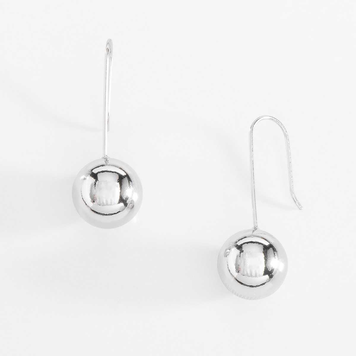 Pendientes de bola plateados