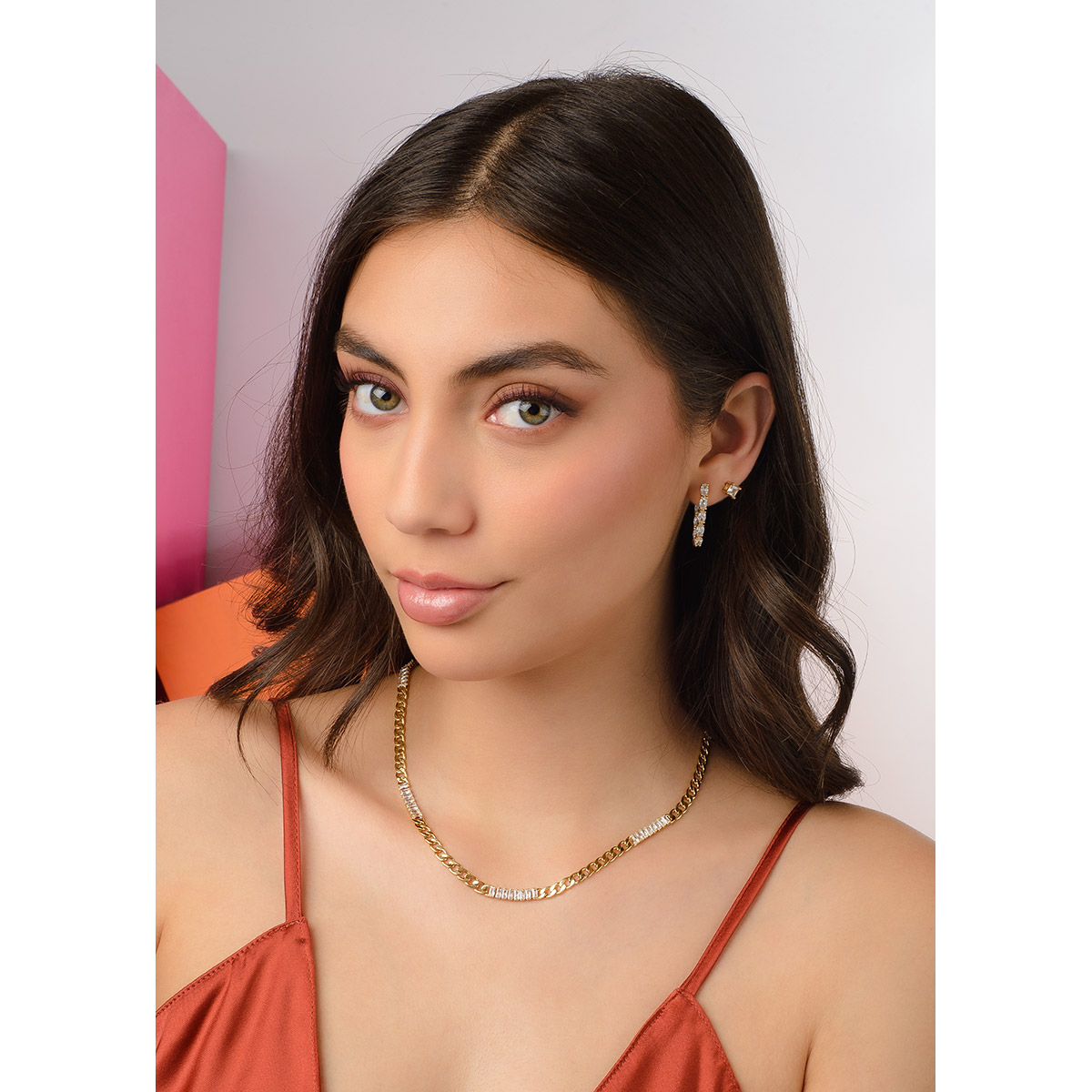 Aretes pequeños con poste y piedra Diamonice®