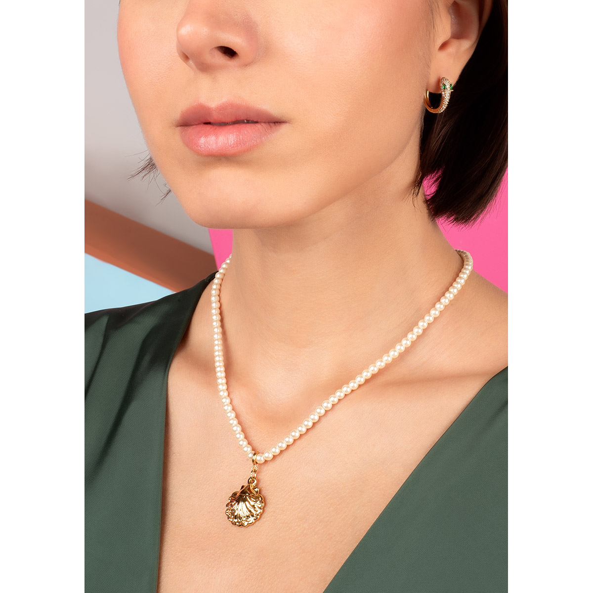 Aretes en baño de oro en forma de cabeza de serpiente con pidera Diamonice®