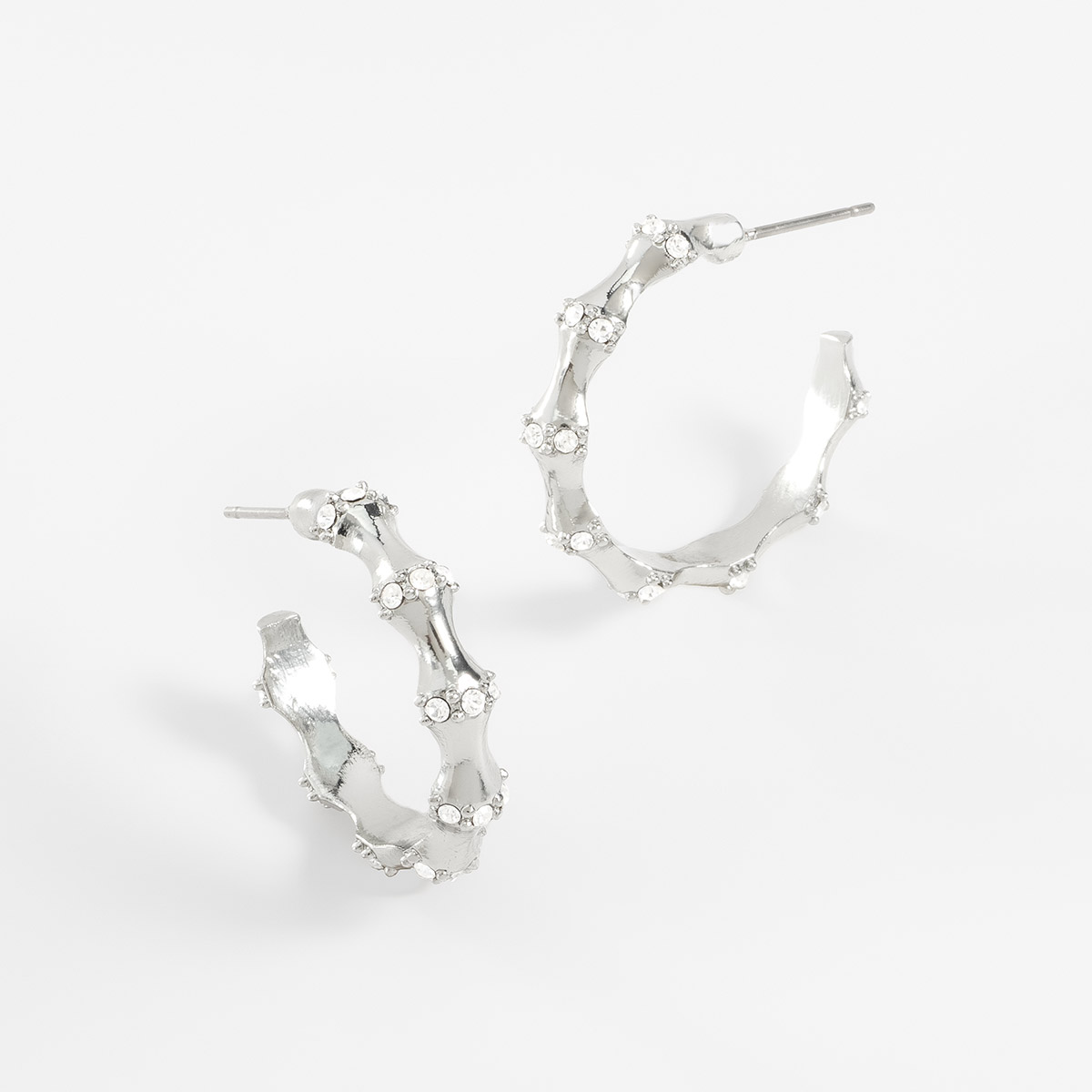 Aretes de aro plateados