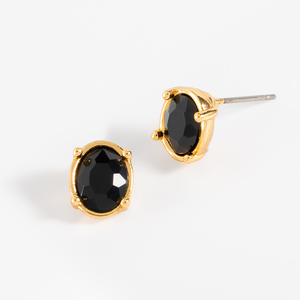 Aretes en baño de oro piedra negra diseño ovalado moderno