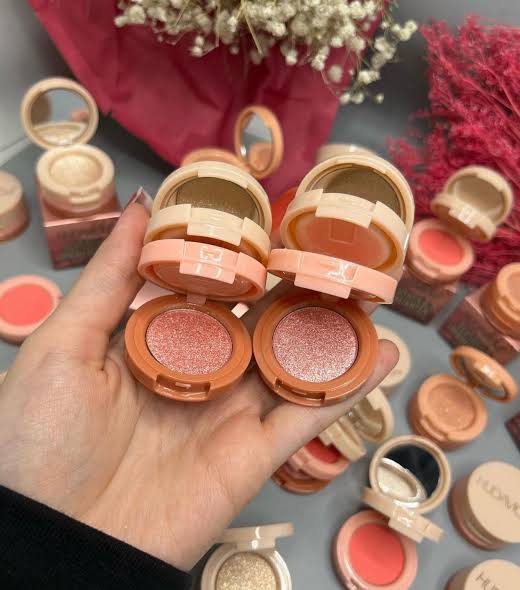 Mocallure 3 in 1 Blusher + Highlighter + Contourer
