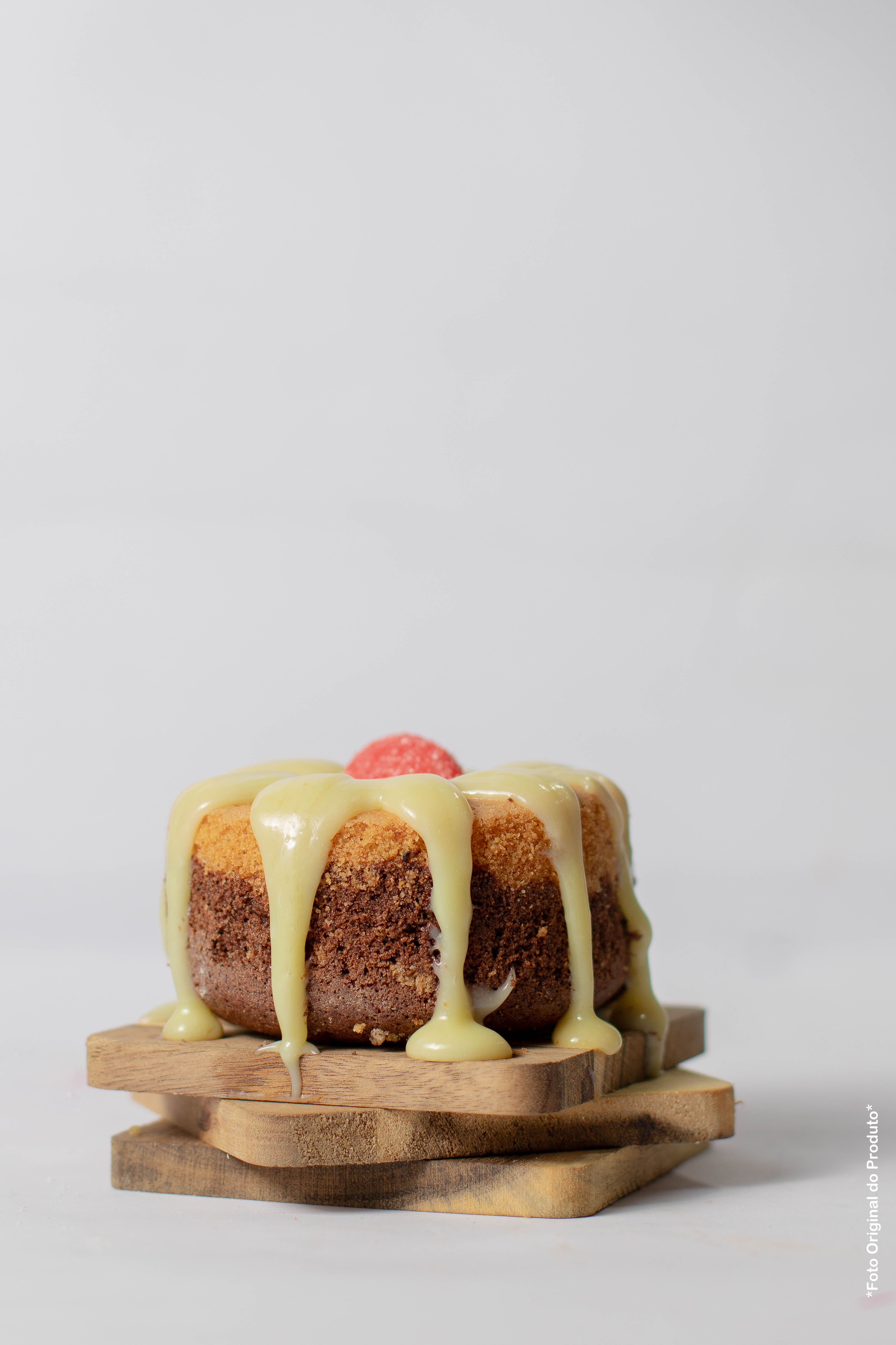 Bolo com cobertura de limão