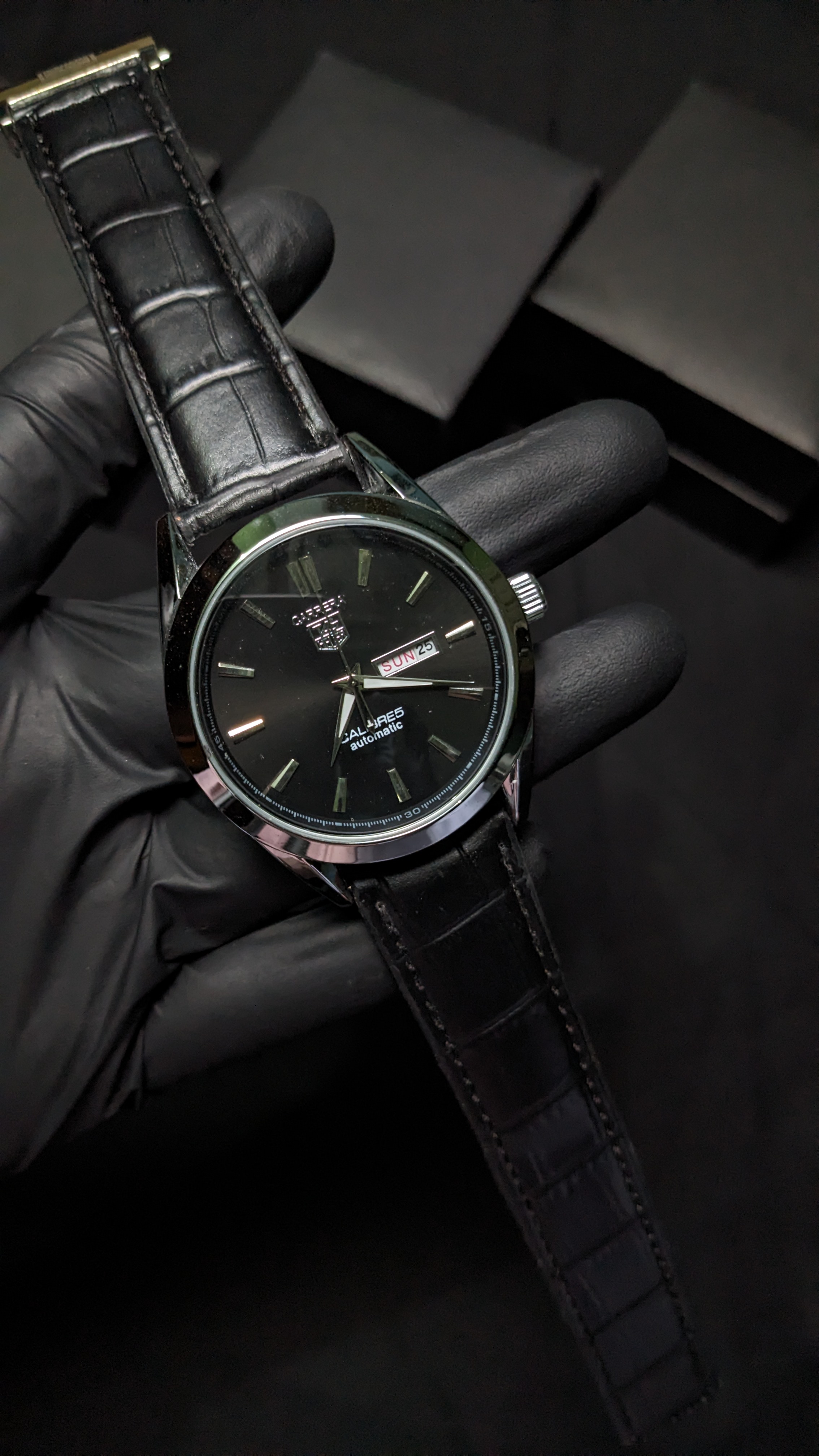 Tag Heuer Carrera Leather strap Black Dial
