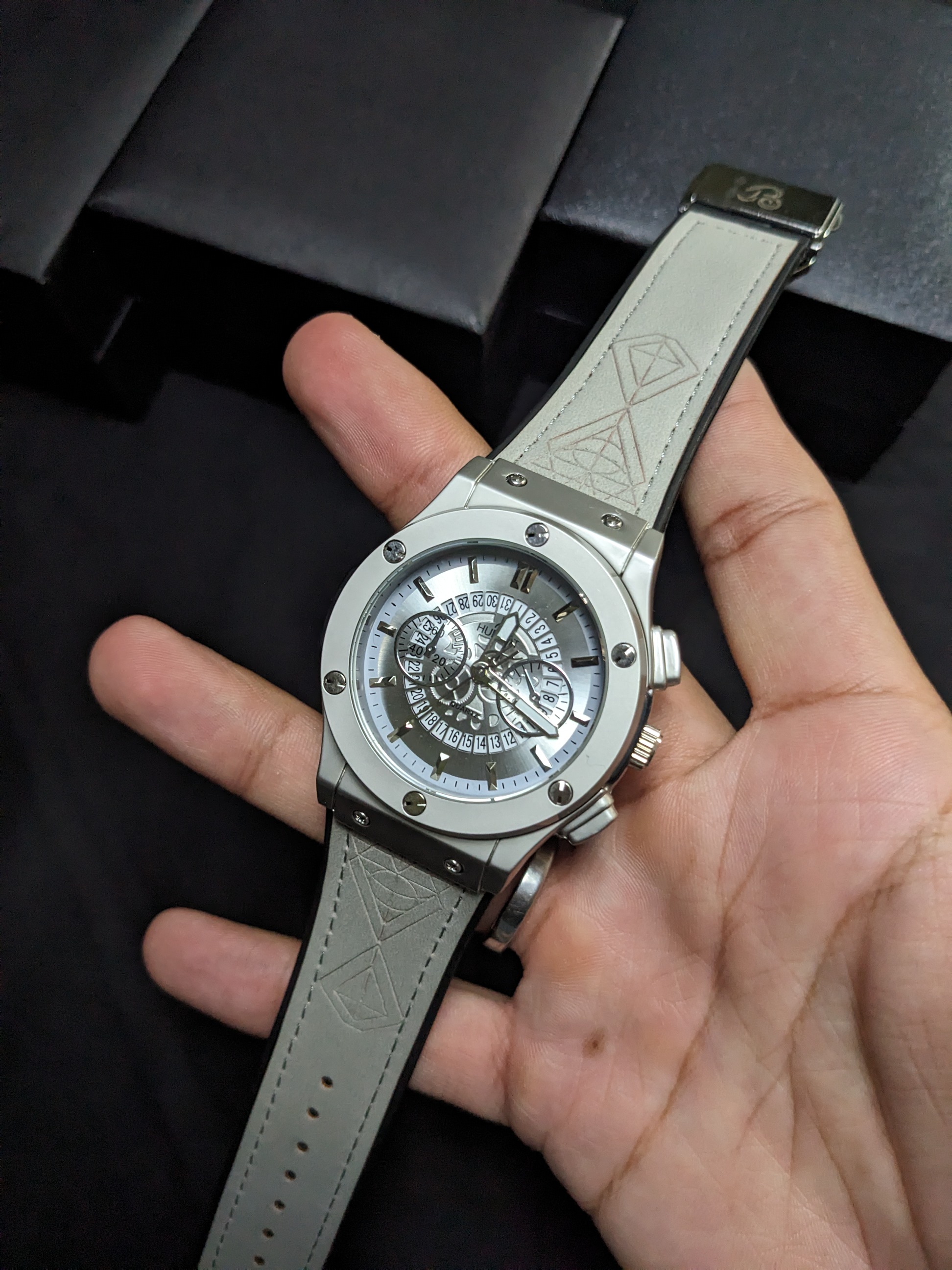 Hublot Date Skeleton White strap (Silver)