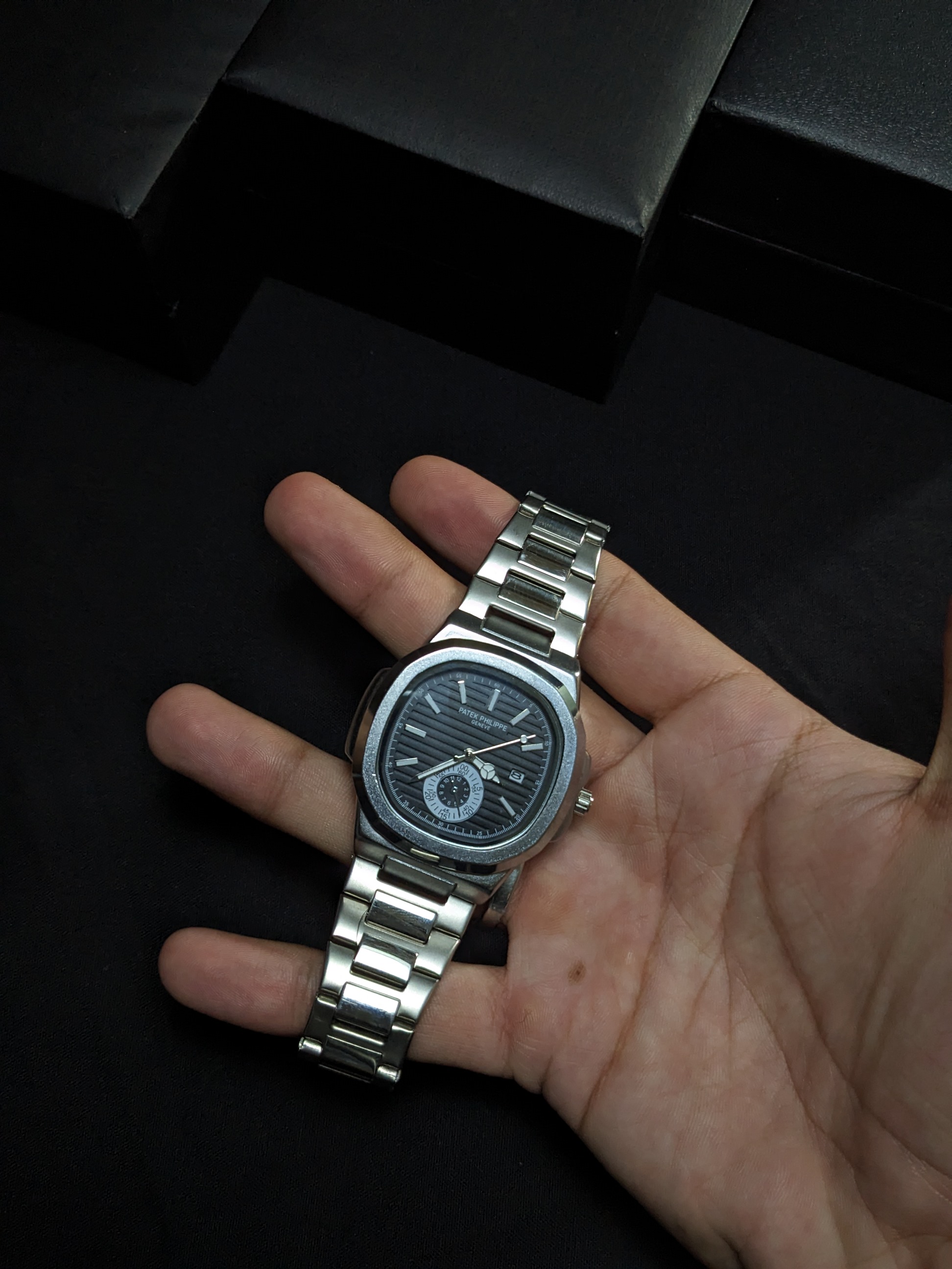 Patek Philippe silver (Black dial)