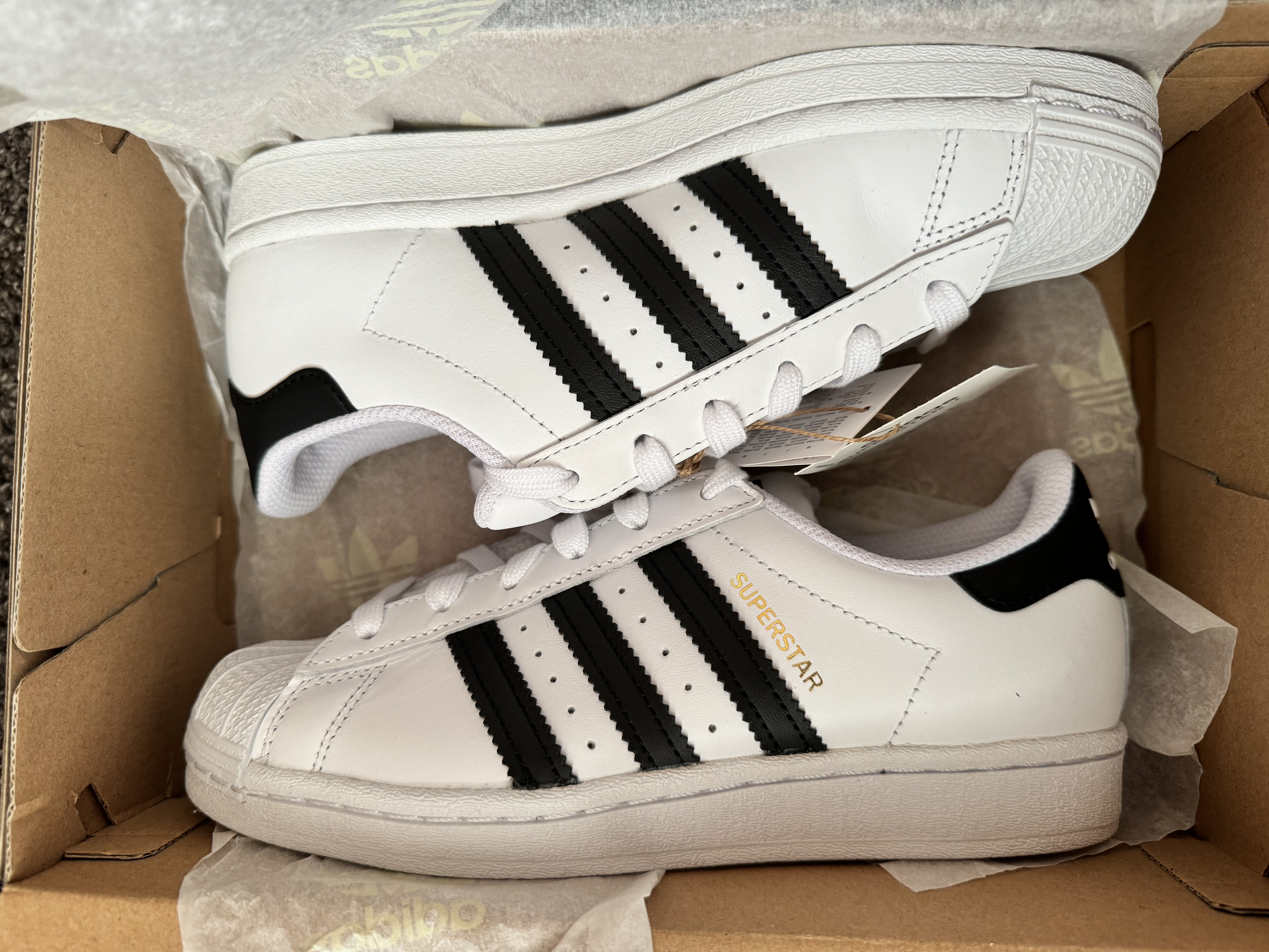 Adidas Superstar J "Cloud White/Core Black"