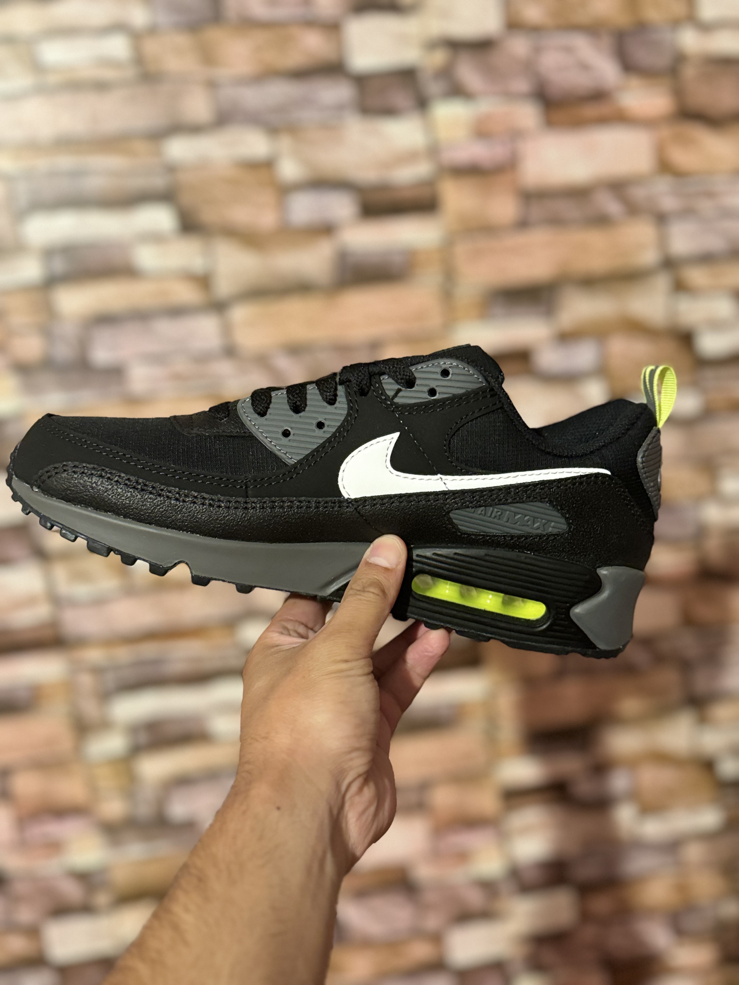 Nike Air Max 90 Black Neon 