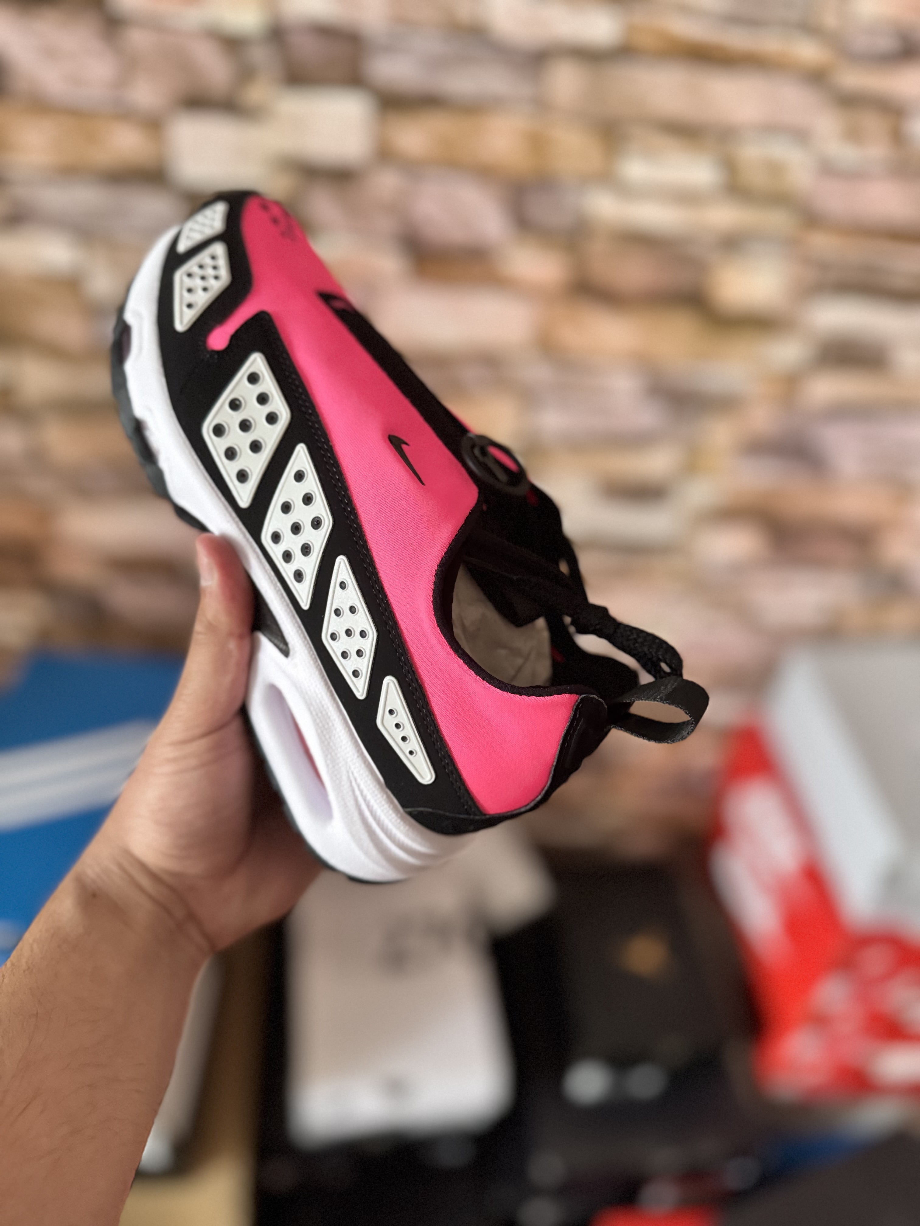 Nike Air Max SNDR Highlighter Pink