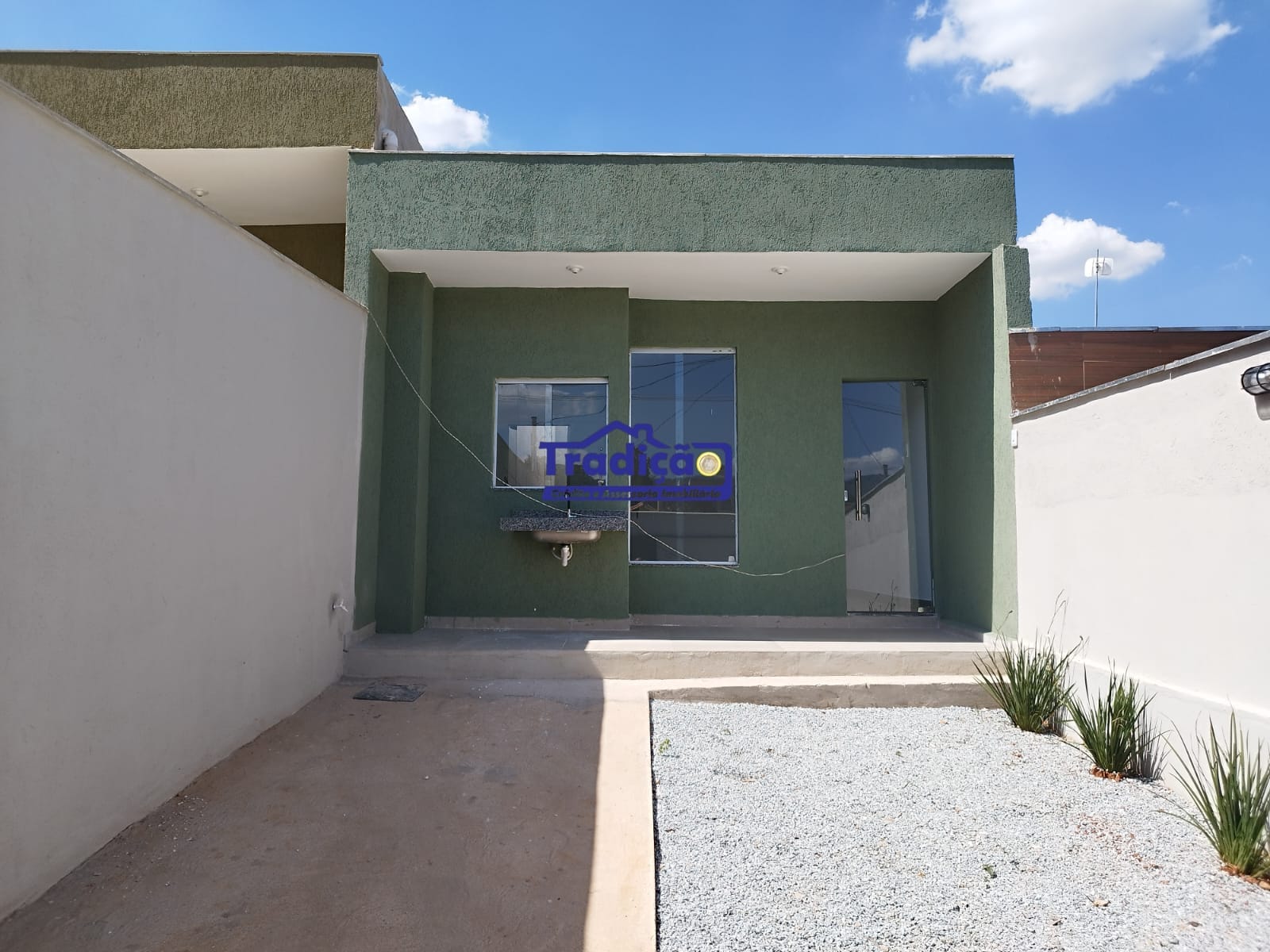 Casa à venda no Bairro Pousada das Rosas em São Joaquim de Bicas