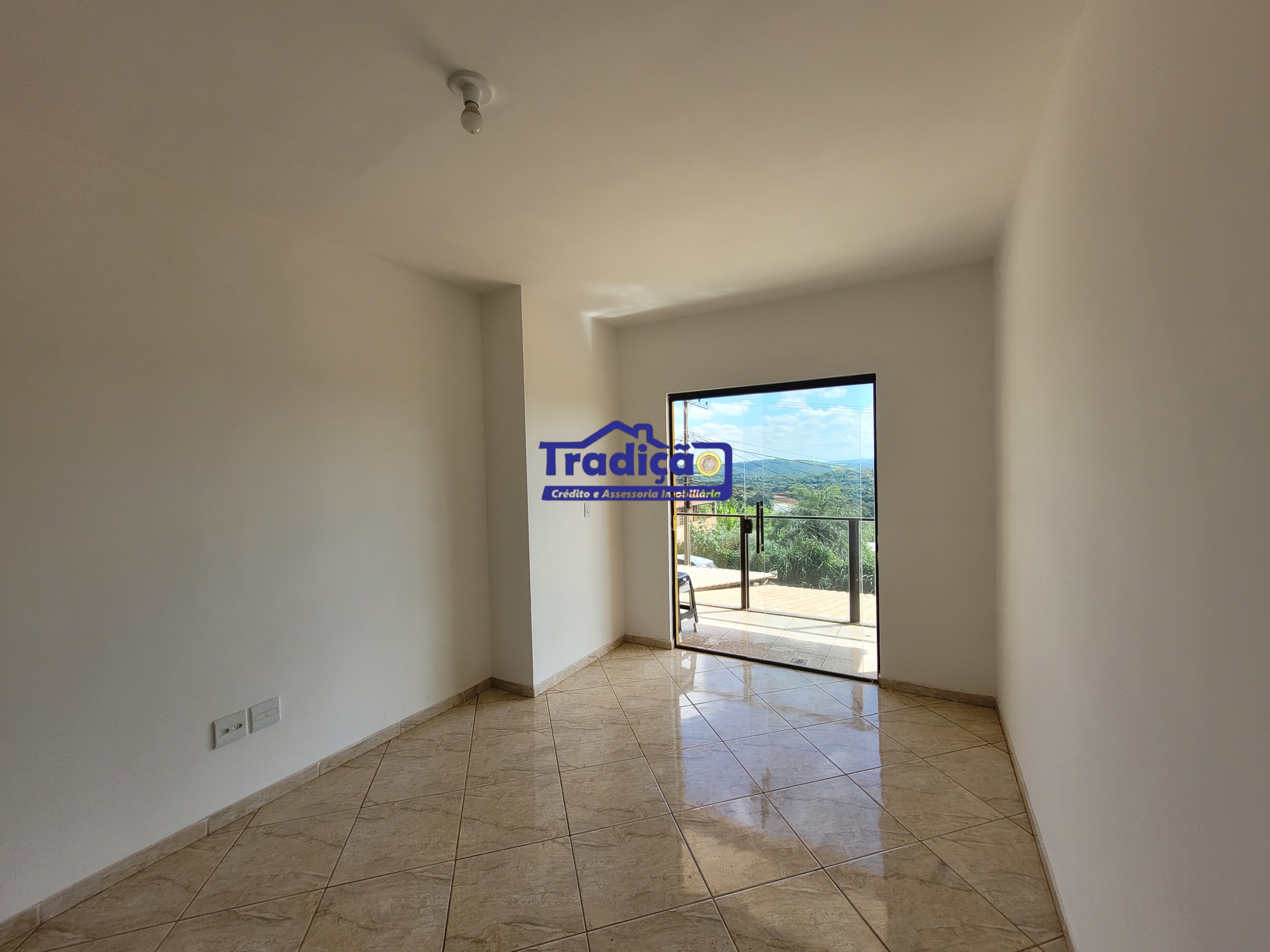 Casa à venda no Bairro Tupanuara em São Joaquim de Bicas