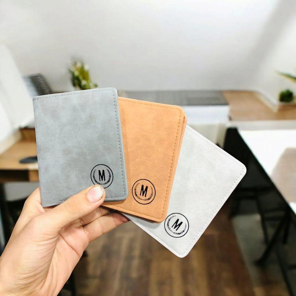 Stylish men's leather Bi fold wallet