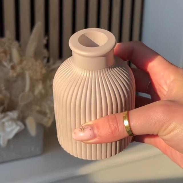  Flower vase 